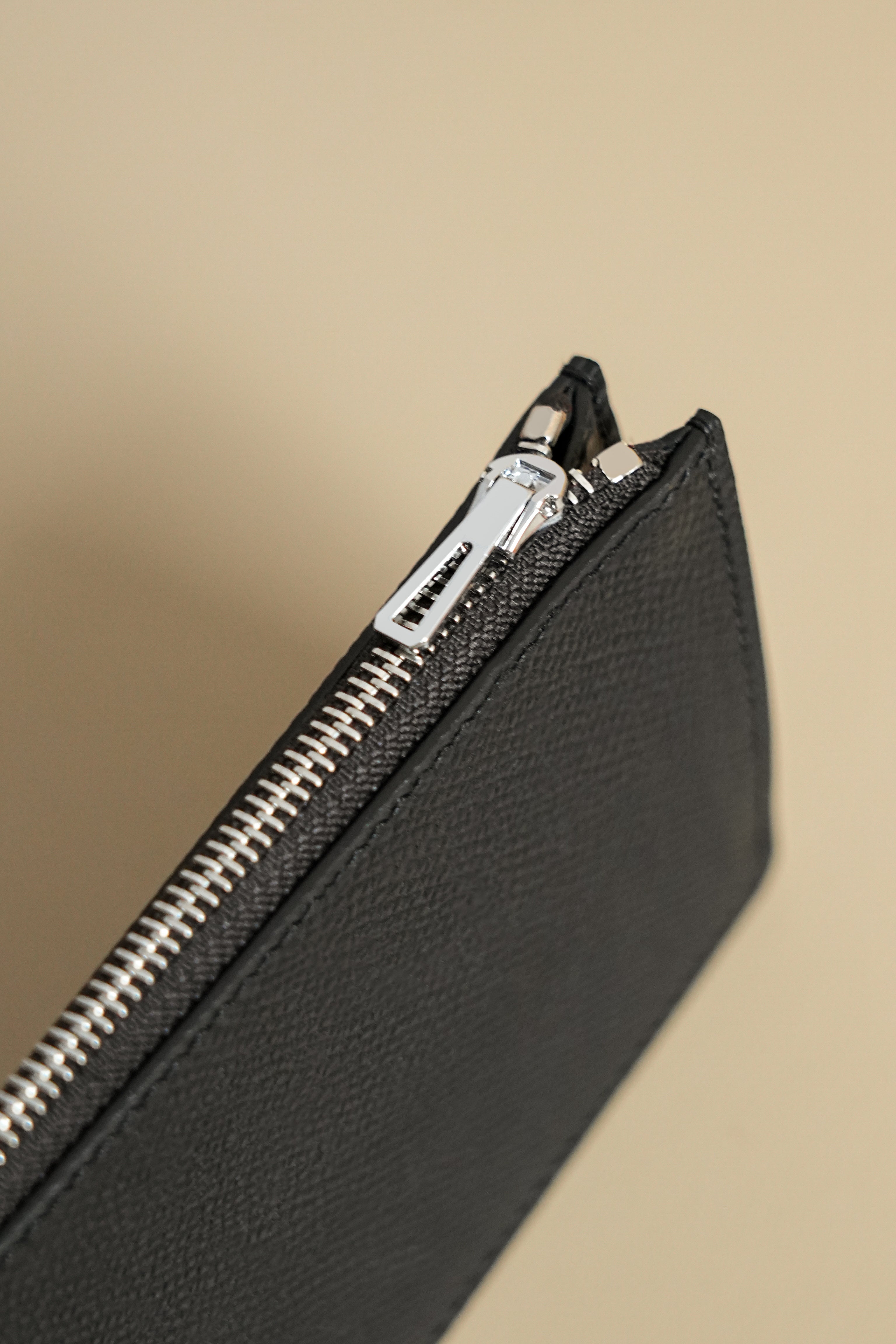 Constance- All Handmade Golden / Sliver Noir ep leather