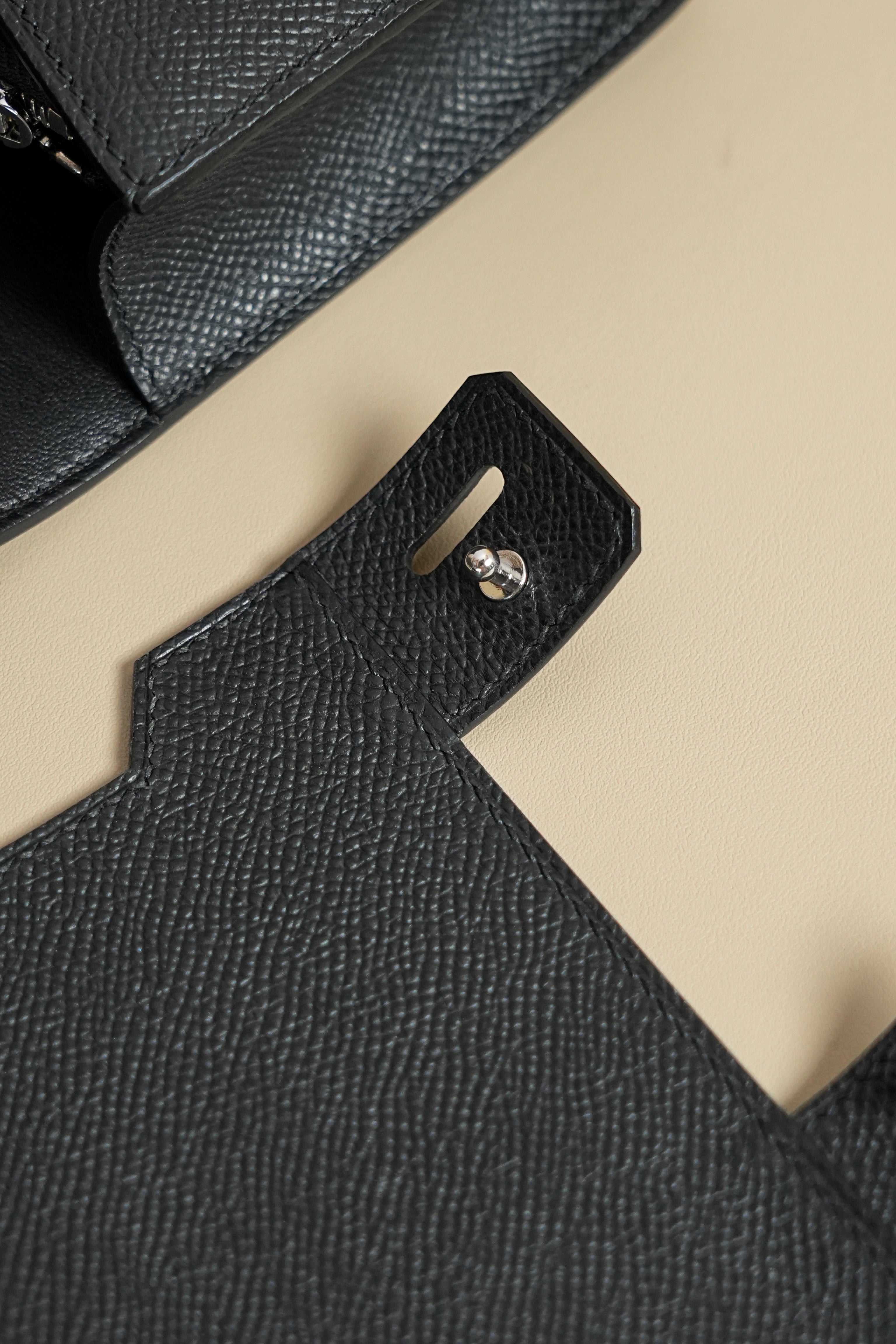 Constance- All Handmade Golden / Sliver Noir ep leather