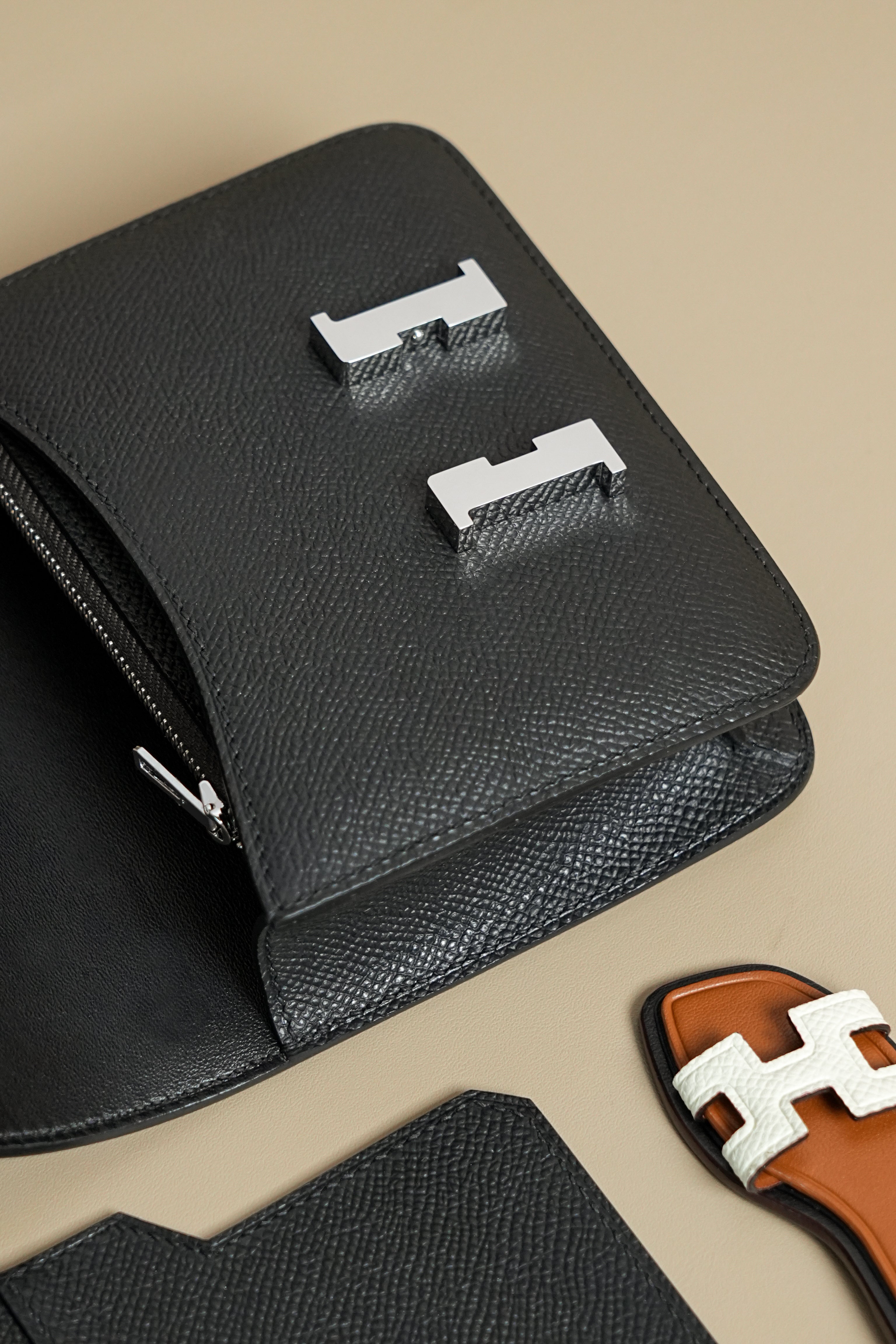 Constance- All Handmade Golden / Sliver Noir ep leather