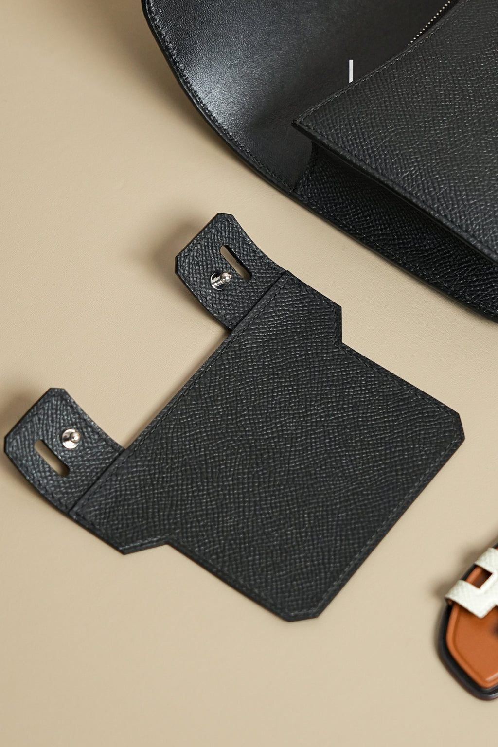 Constance- All Handmade Golden / Sliver Noir ep leather