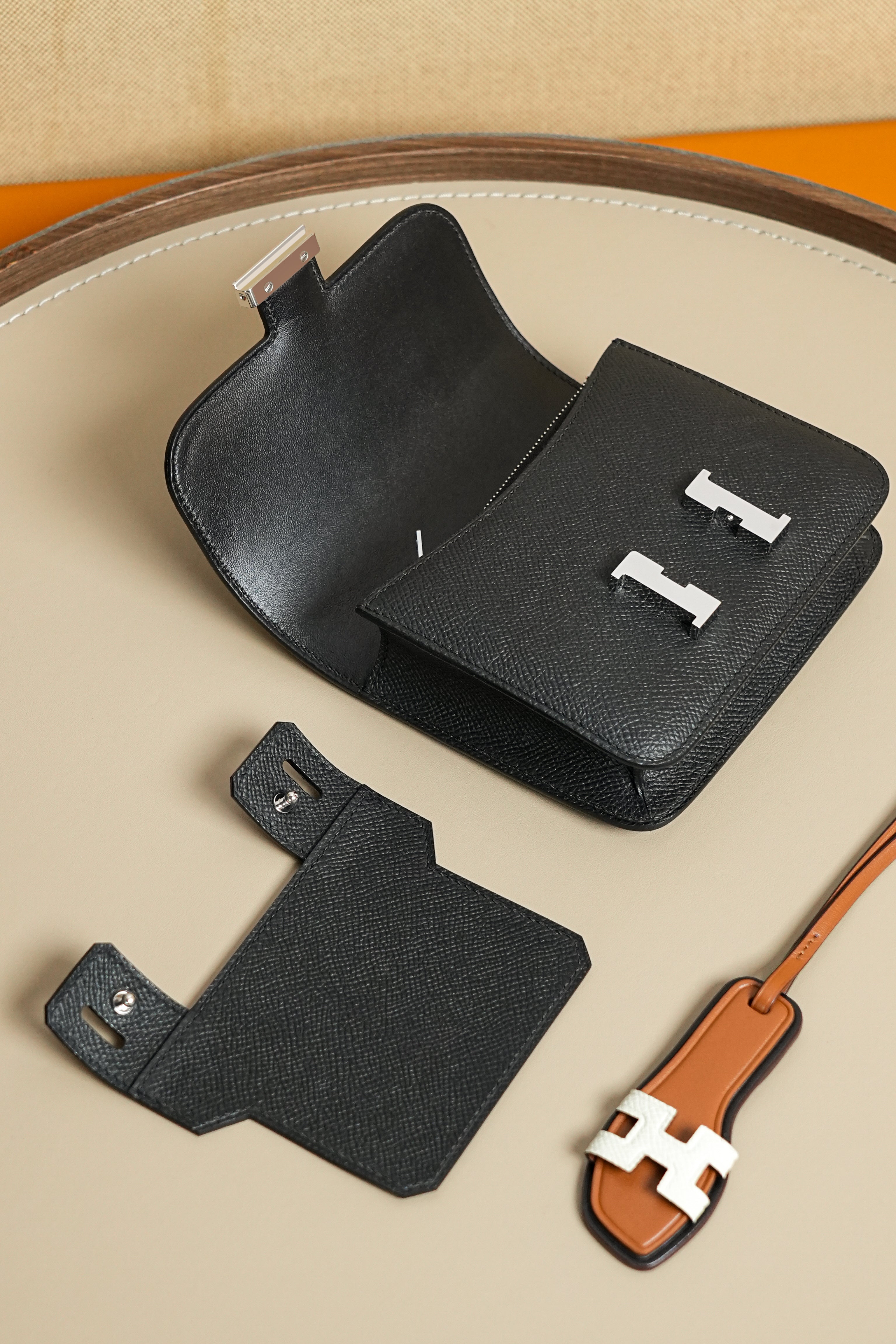 Constance- All Handmade Golden / Sliver Noir ep leather