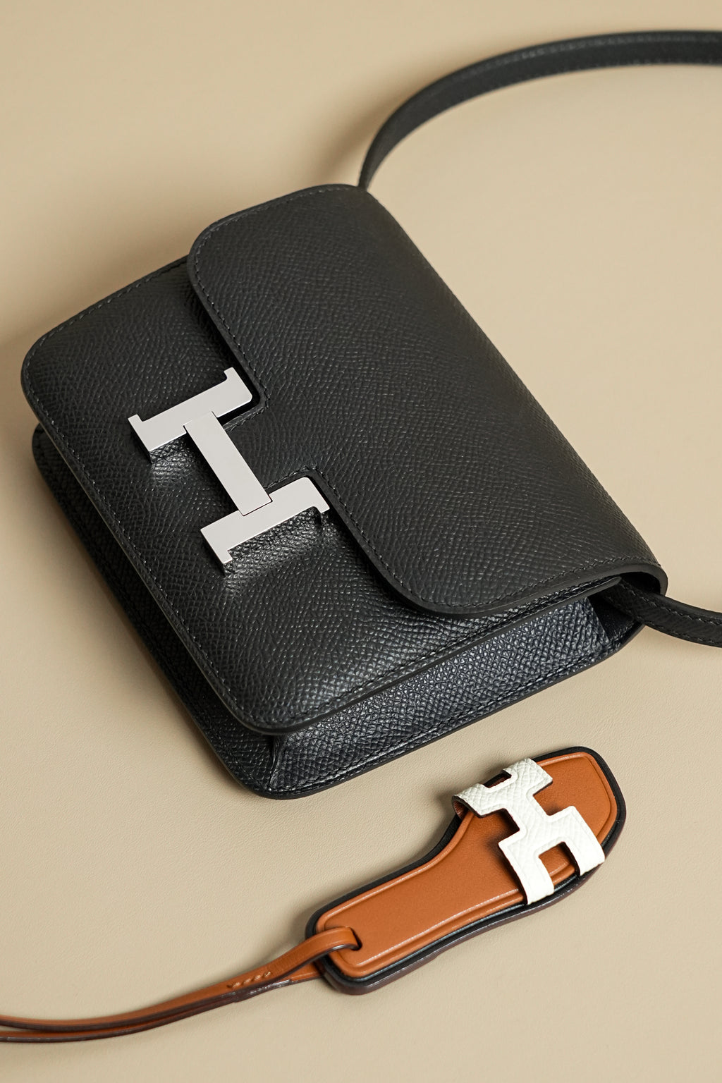 Constance- All Handmade Golden / Sliver Noir ep leather