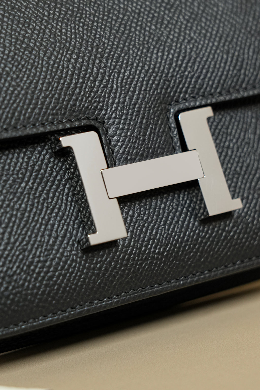 Constance- All Handmade Golden / Sliver Noir ep leather