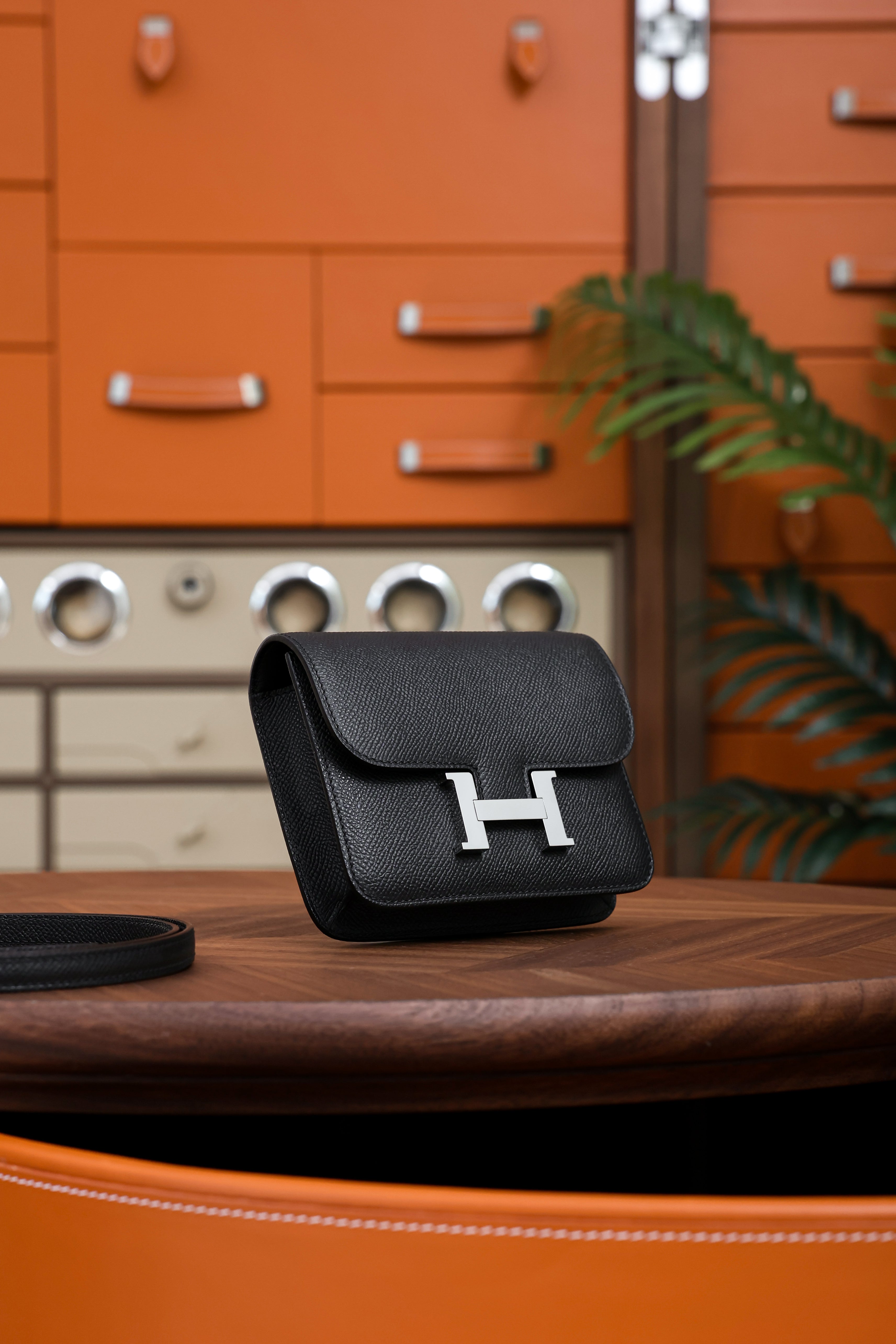 Constance- All Handmade Golden / Sliver Noir ep leather