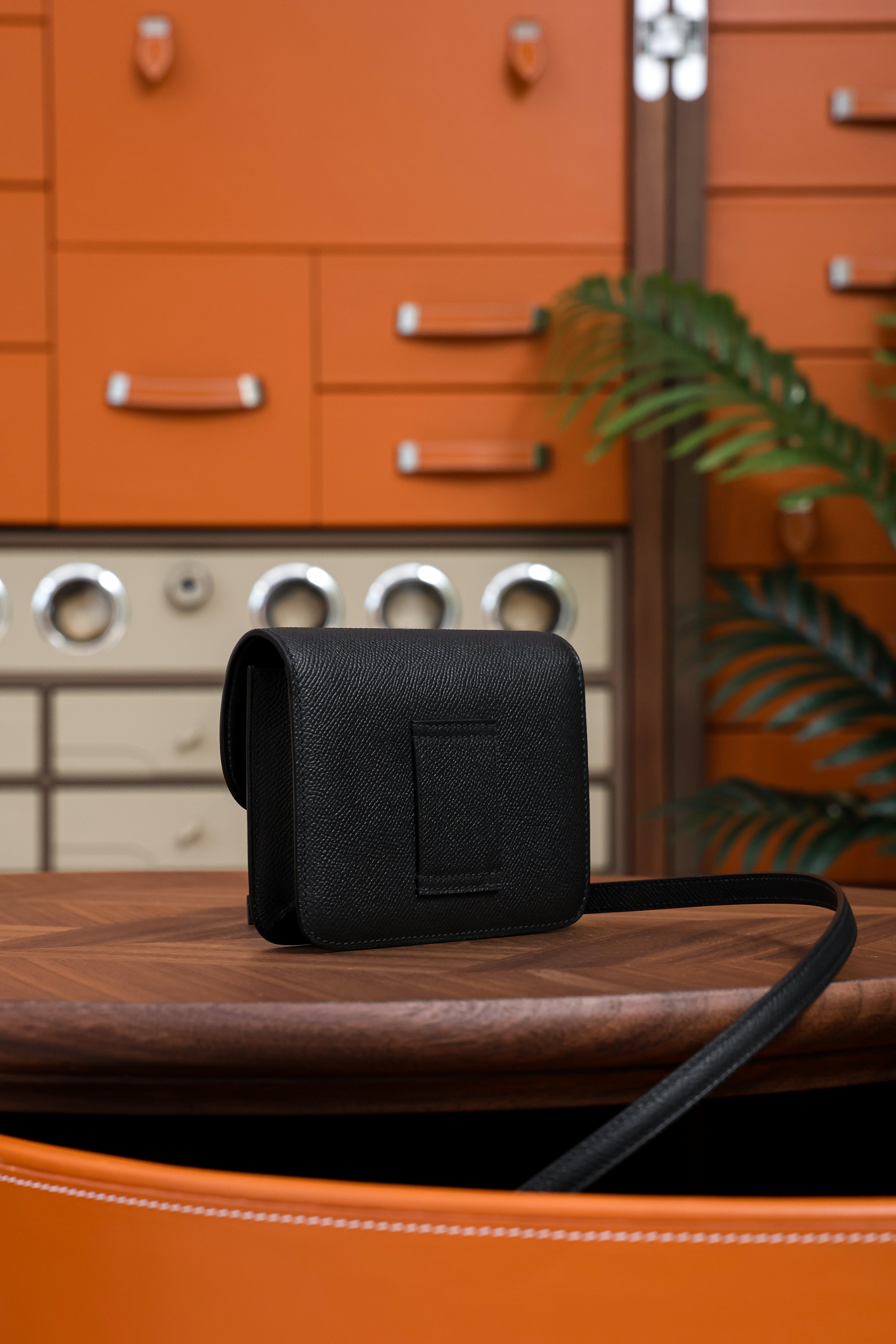 Constance- All Handmade Golden / Sliver Noir ep leather