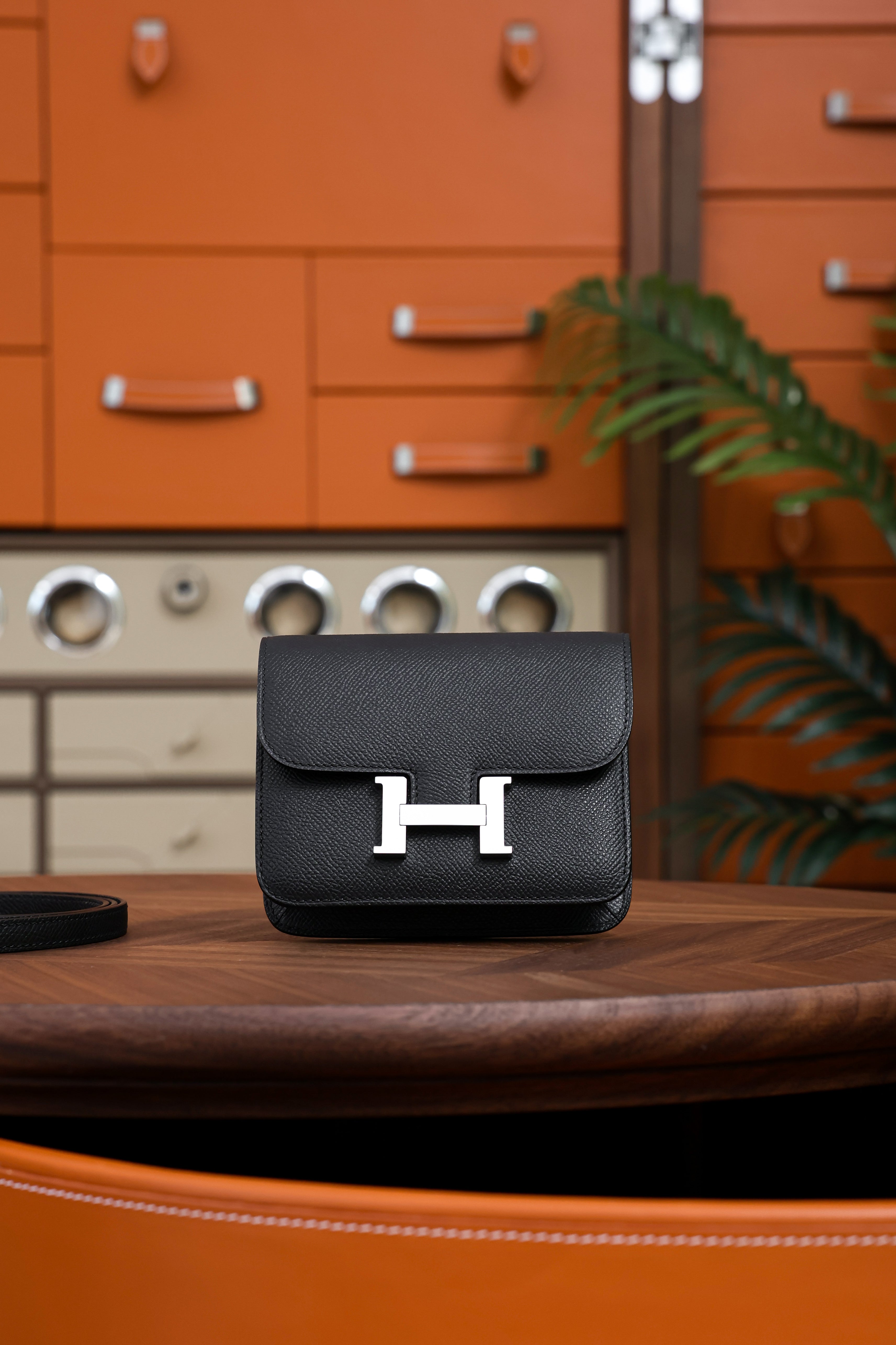 Constance- All Handmade Golden / Sliver Noir ep leather