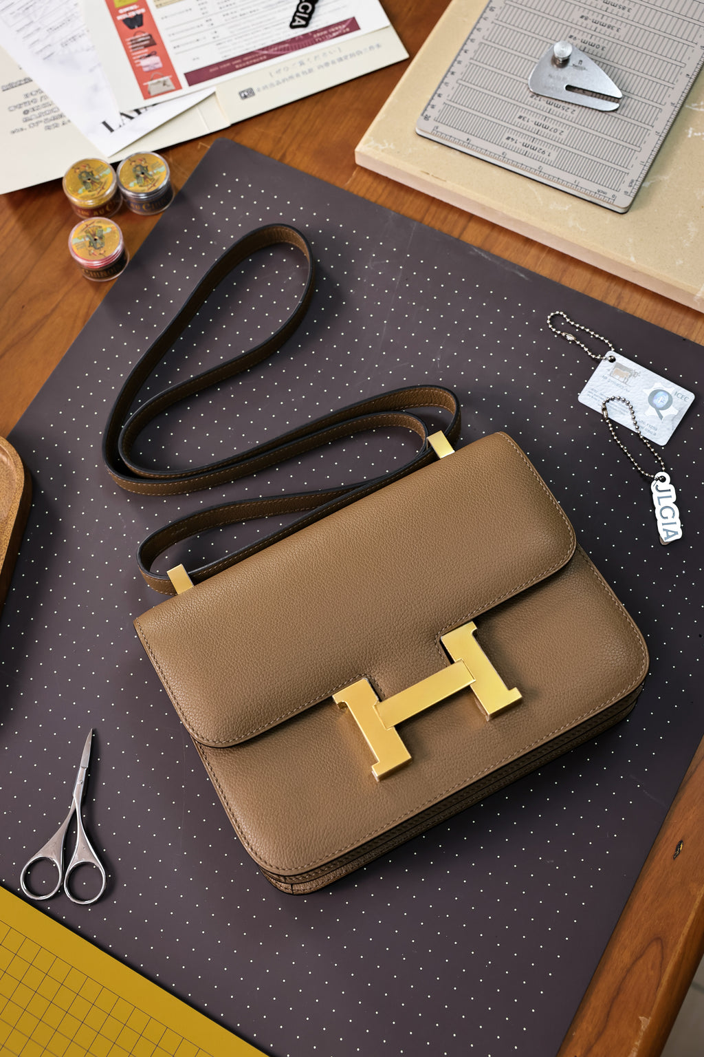 Constance- All Handmade Golden / Sliver Hardware  Beige de Weimar Ep eather