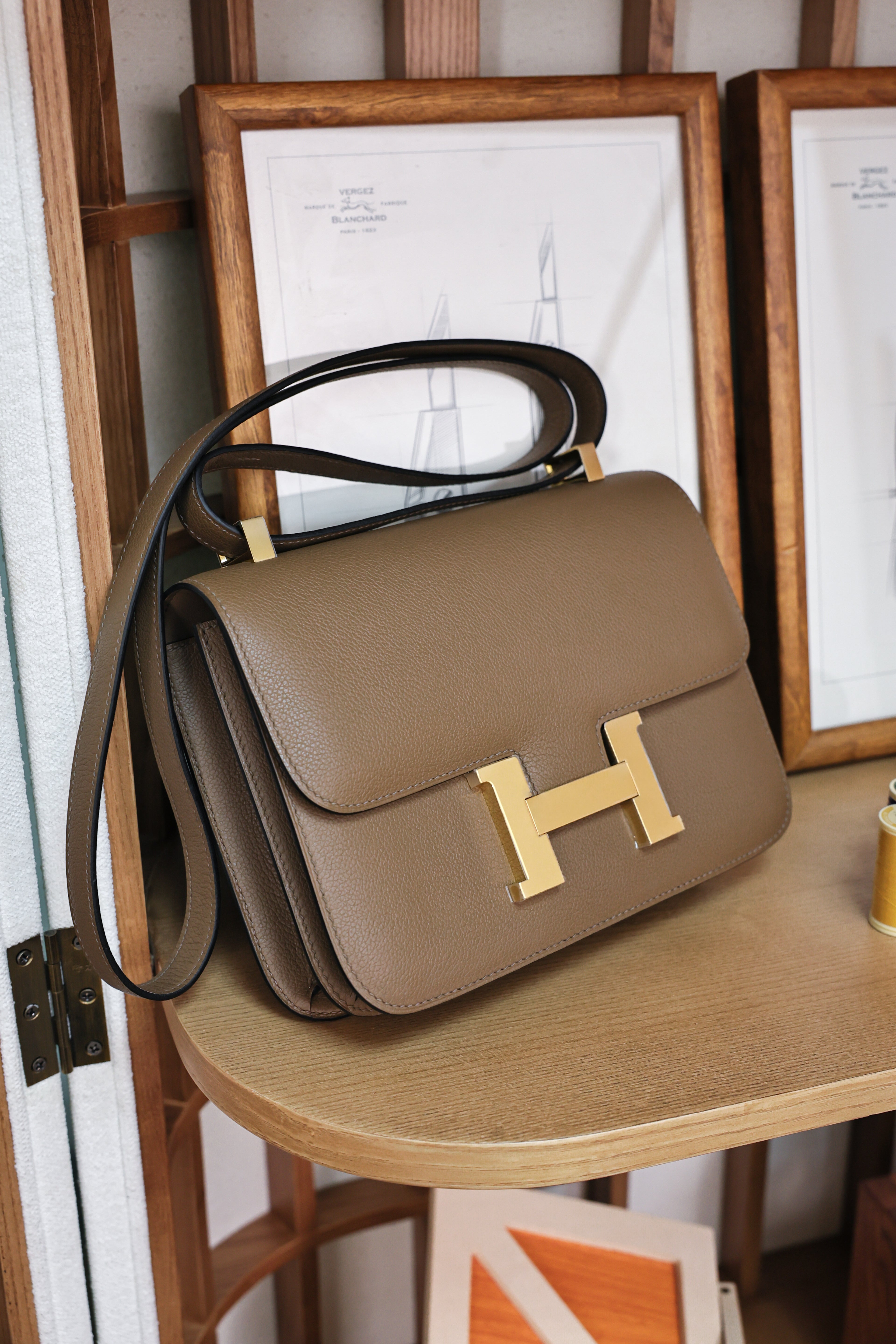 Constance- All Handmade Golden / Sliver Hardware  Beige de Weimar Ep eather