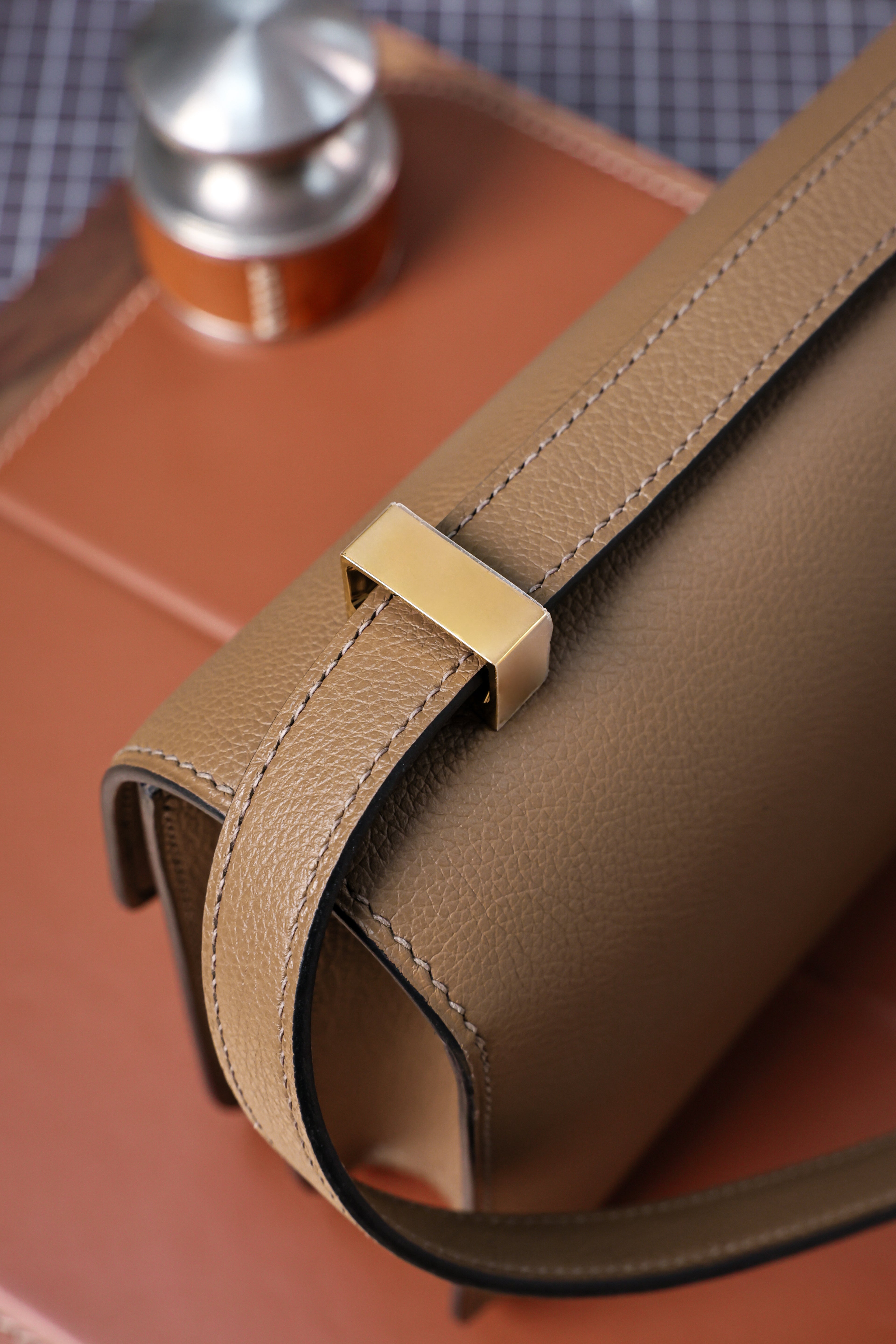 Constance- All Handmade Golden / Sliver Hardware  Beige de Weimar Ep eather