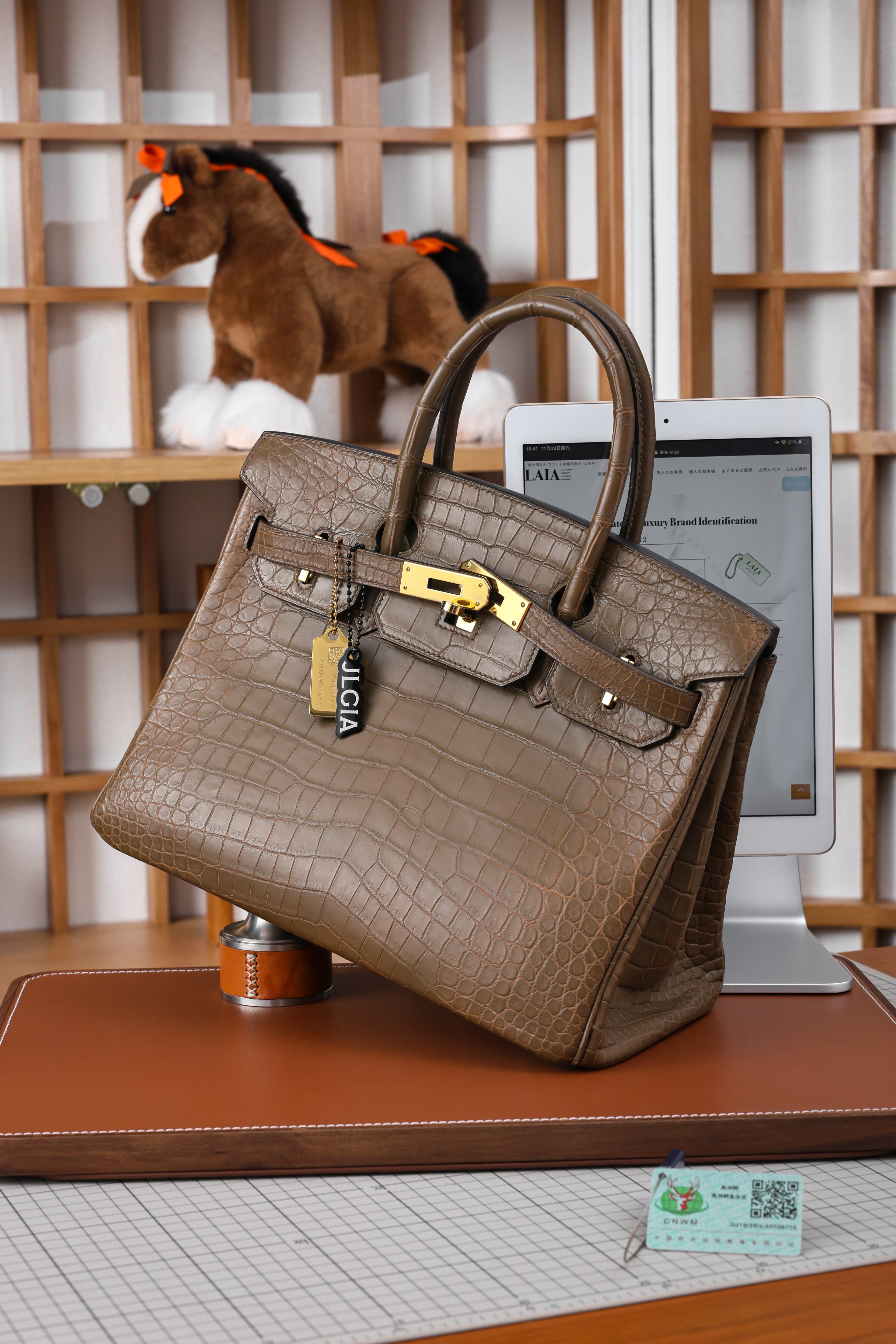 BK-2024 All Handmade Golden / Sliver Hardware  Etoupe Matte Porosus Crocodile leather