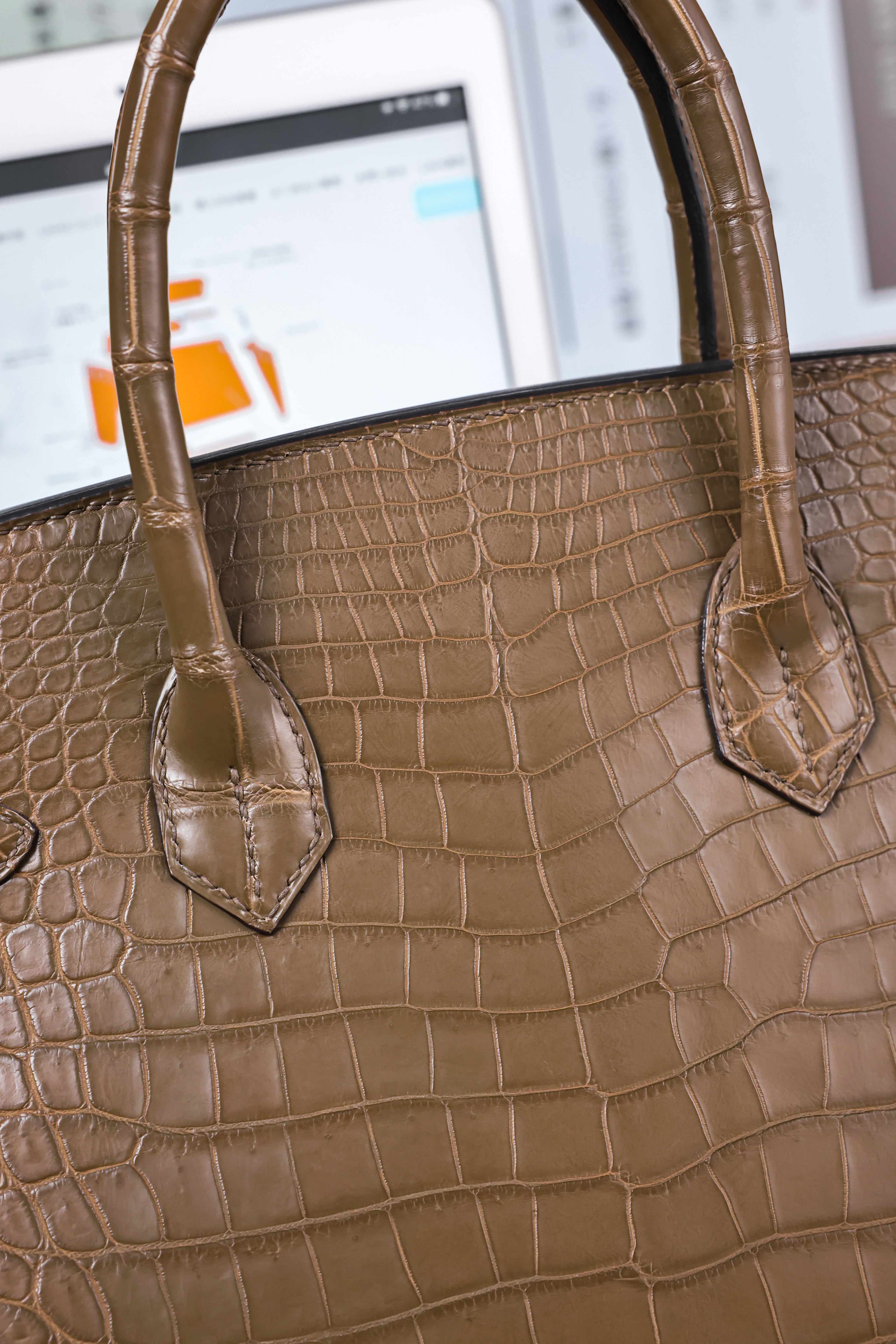 BK-2024 All Handmade Golden / Sliver Hardware  Etoupe Matte Porosus Crocodile leather