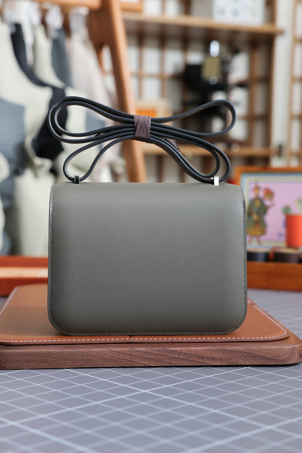 Constance- All Handmade Golden / Sliver Etain ep leather