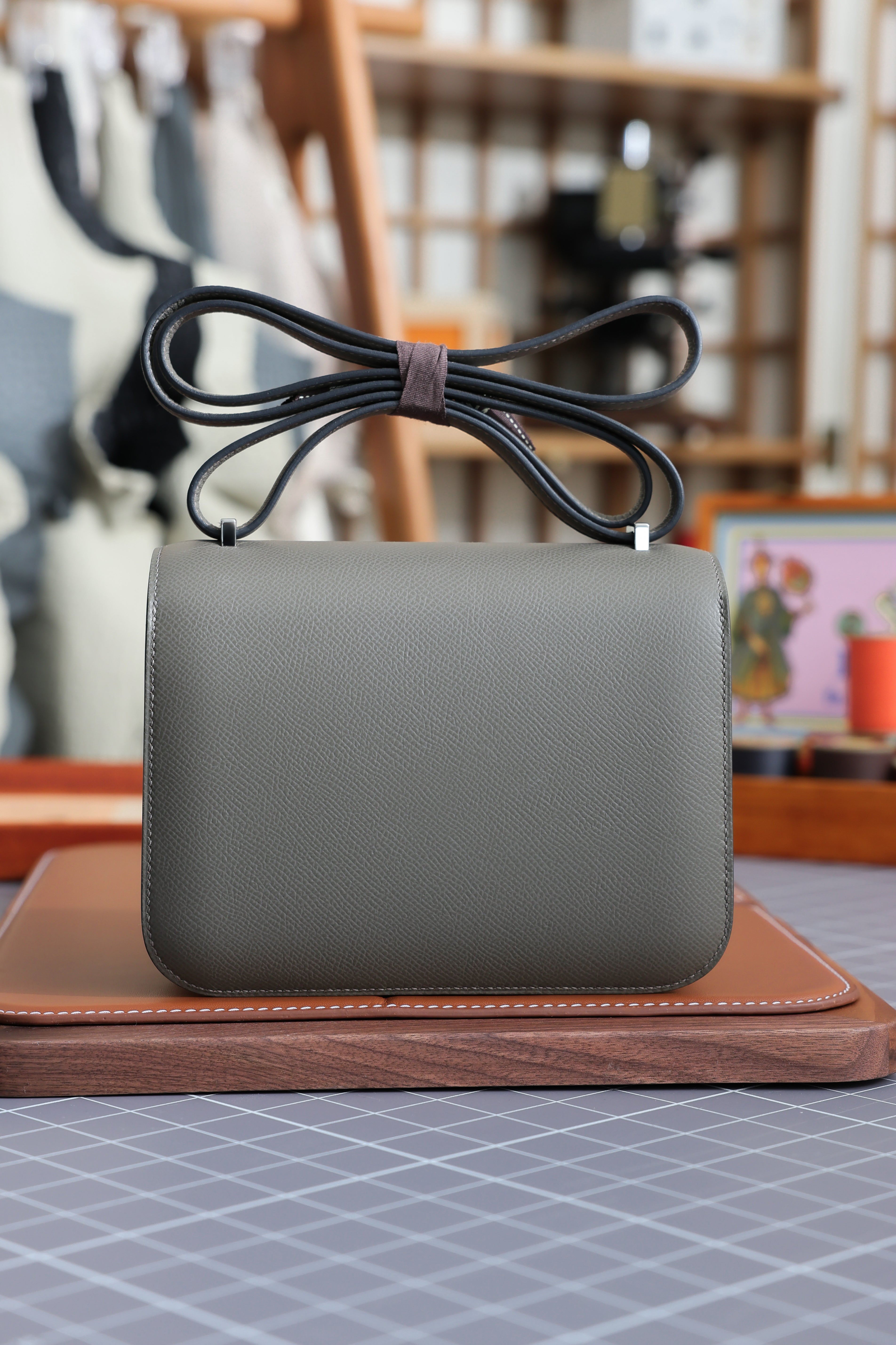 Constance- All Handmade Golden / Sliver Etain ep leather