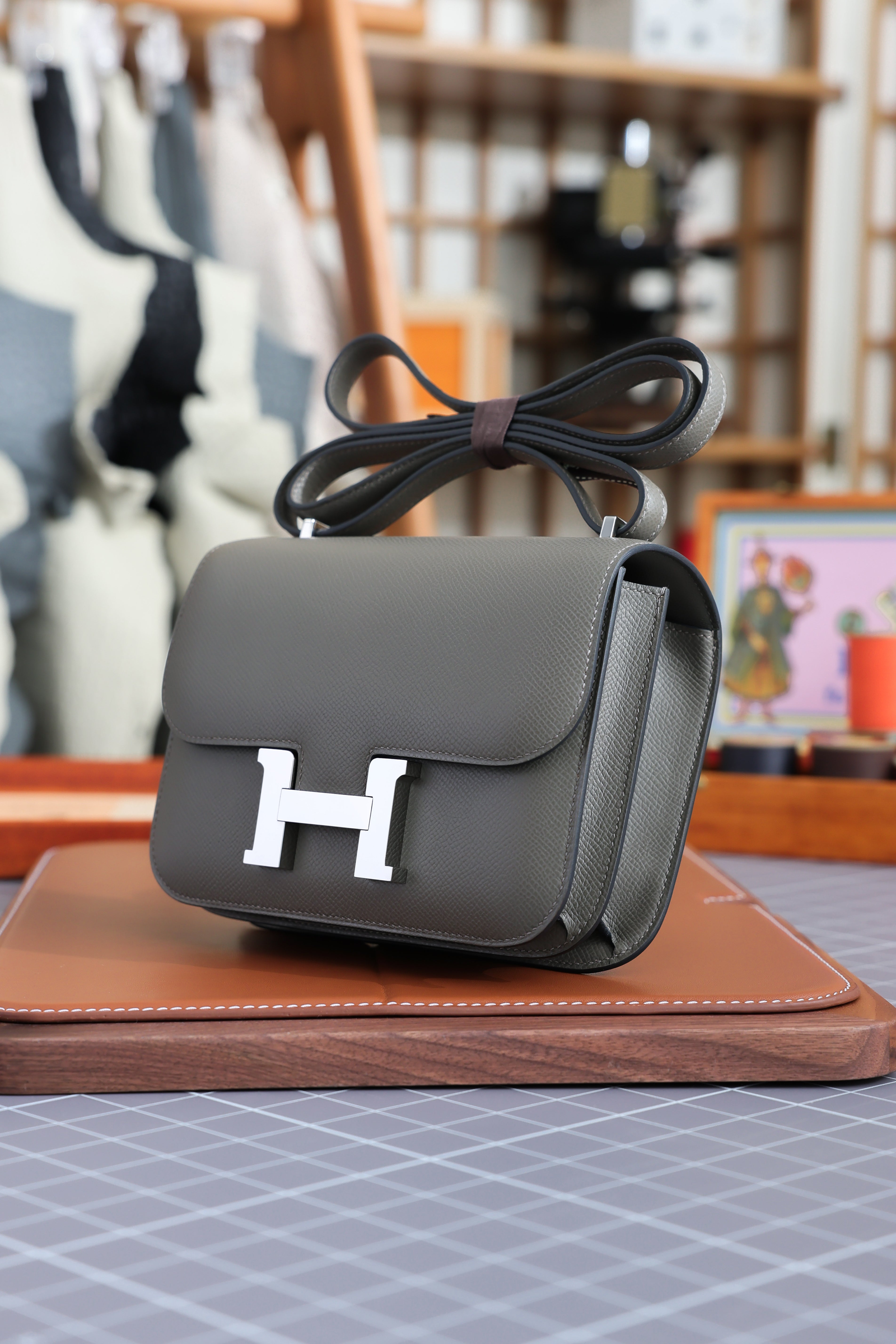 Constance- All Handmade Golden / Sliver Etain ep leather