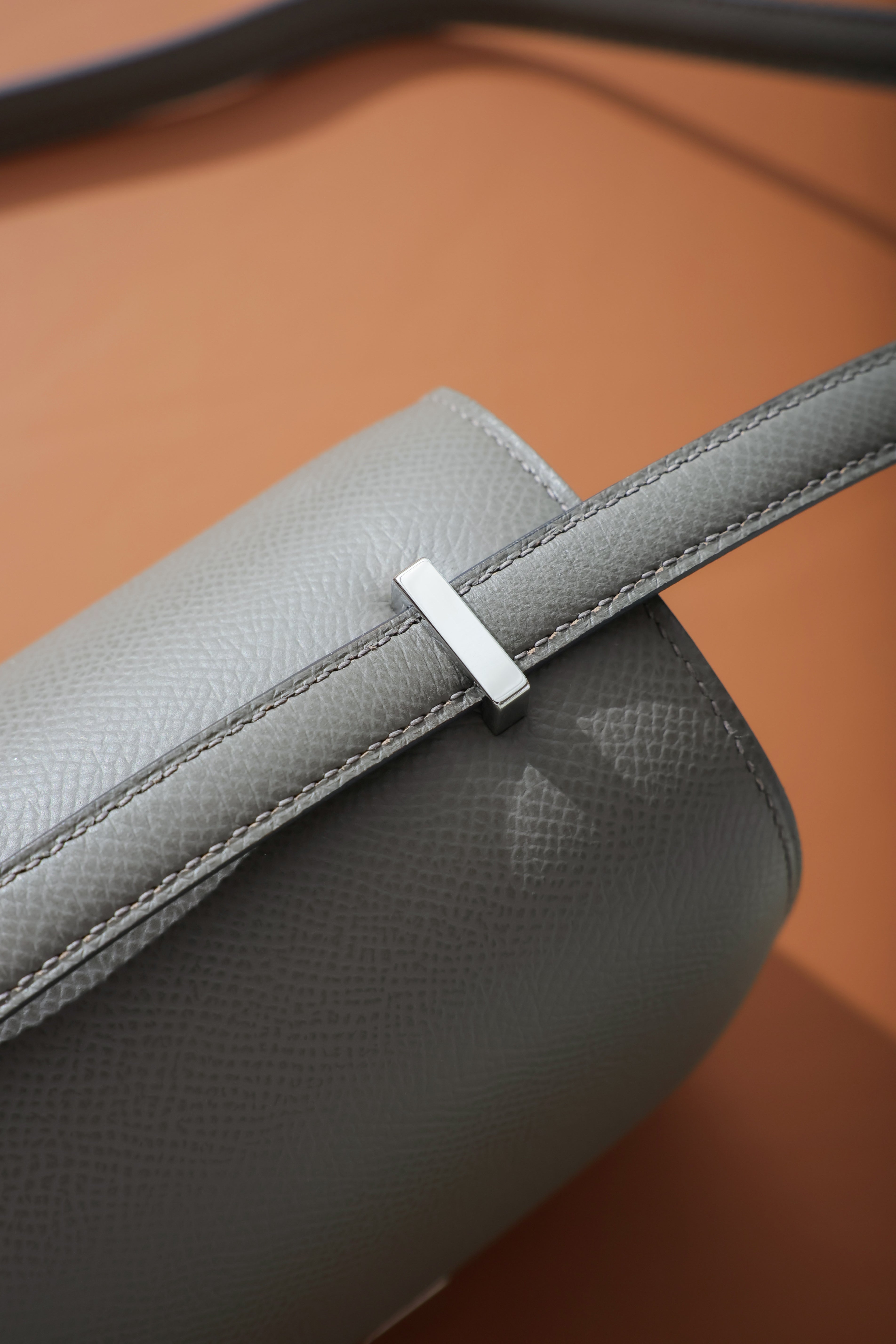 Constance- All Handmade Golden / Sliver Etain ep leather