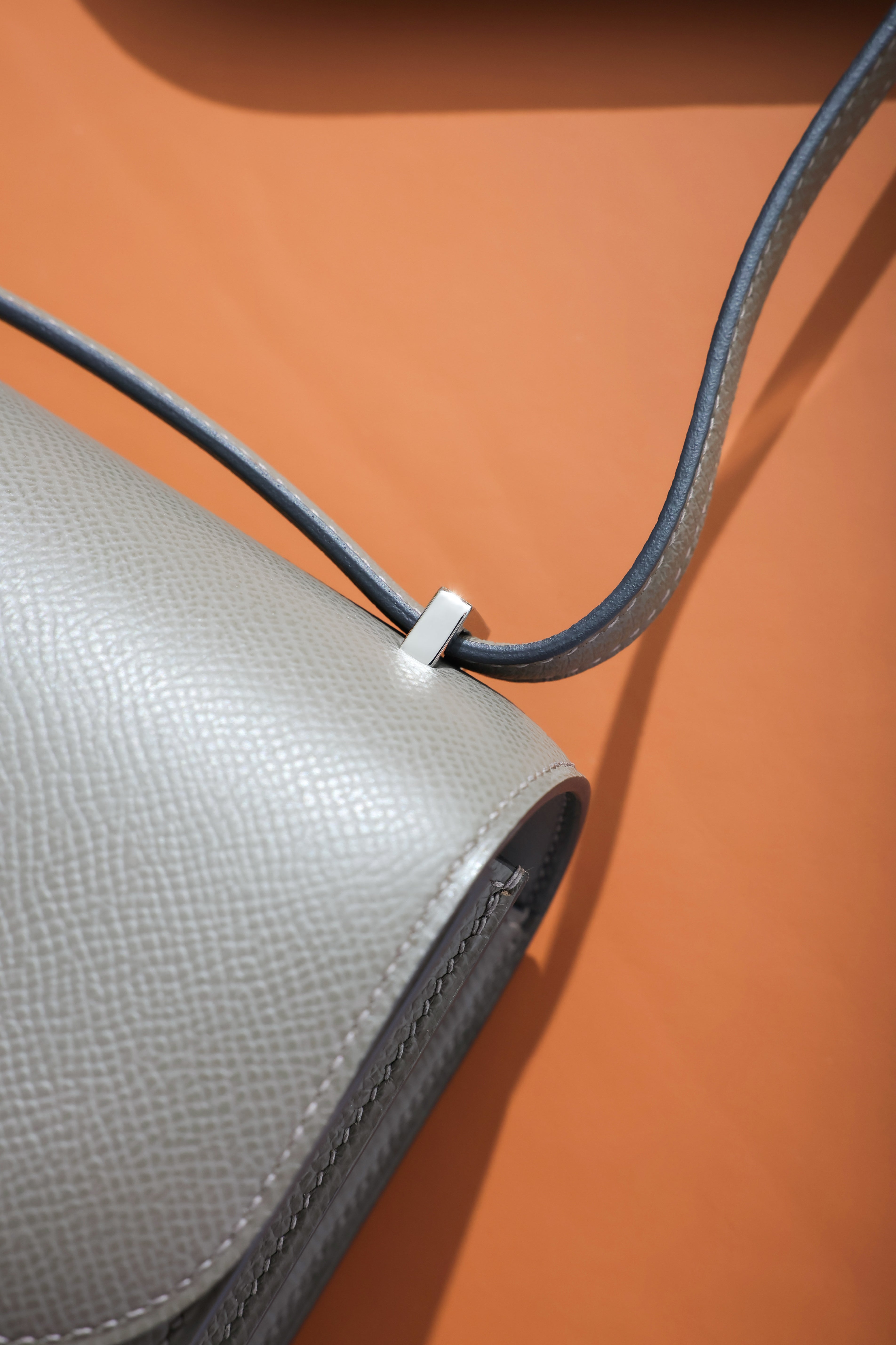 Constance- All Handmade Golden / Sliver Etain ep leather