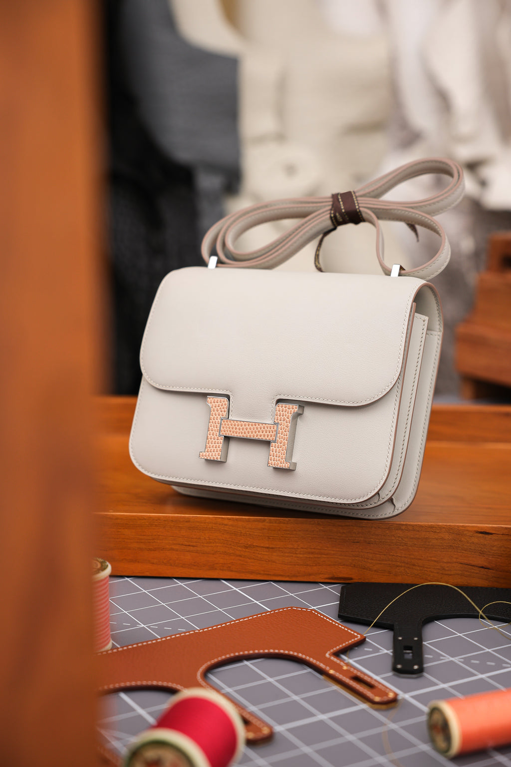 Constance- All Handmade Golden / Sliver  Craie lizard/ep leather