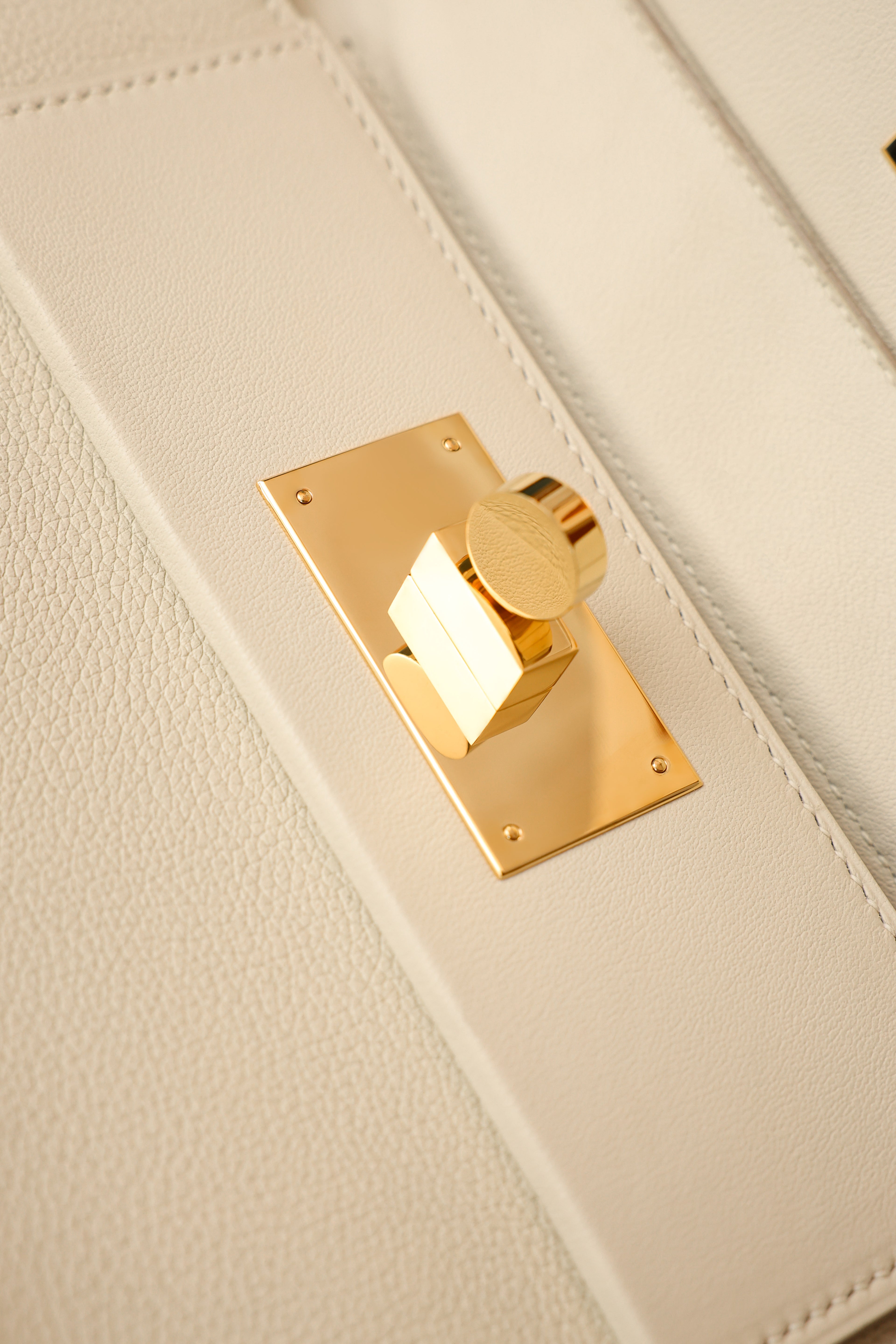 2424- All Handmade Golden / Sliver Hardware Blanc TC eather