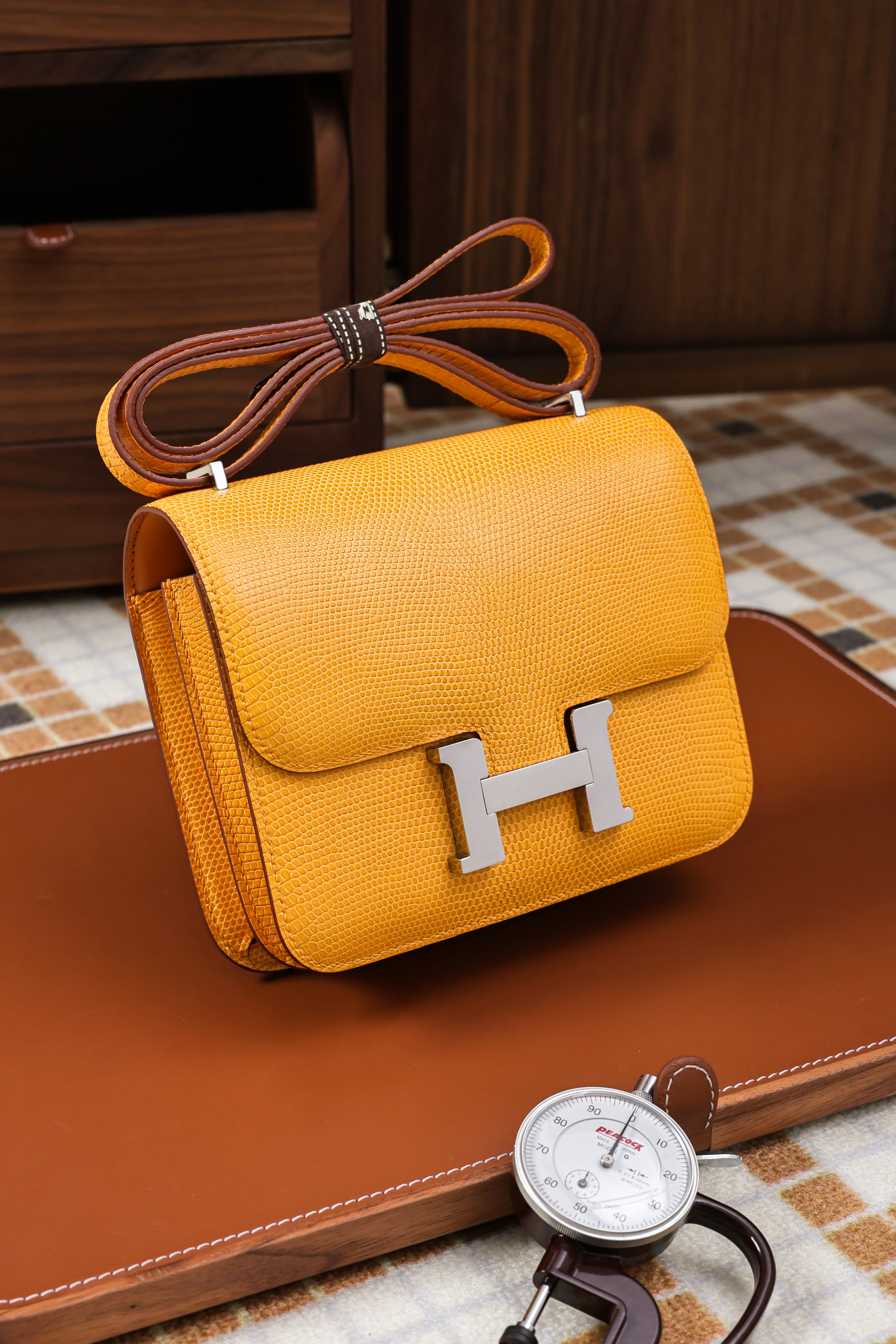 Constance- All Handmade Golden / Sliver Jaune d‘or lizard leather