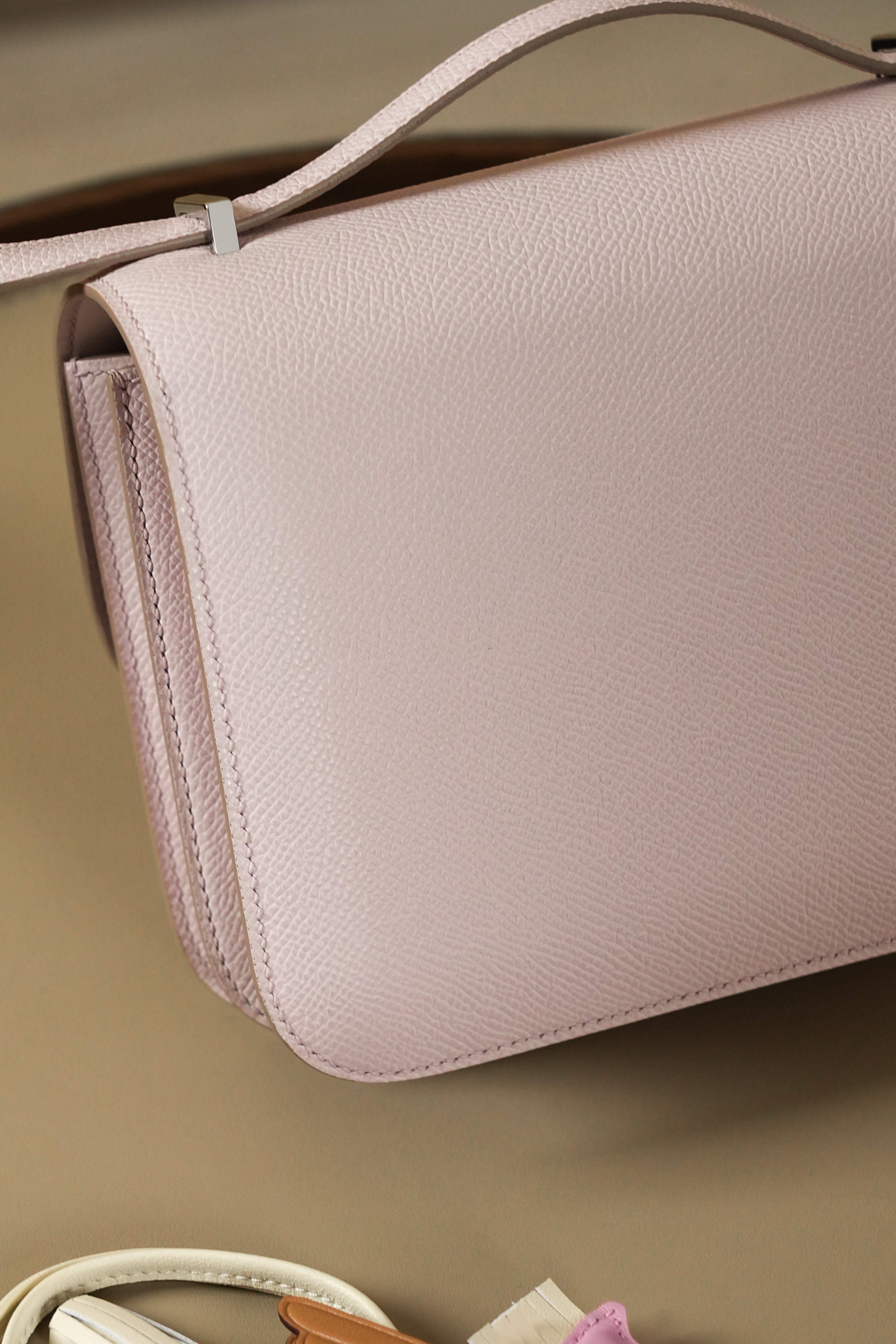 Constance- All Handmade Golden / Sliver Almond powder ep leather