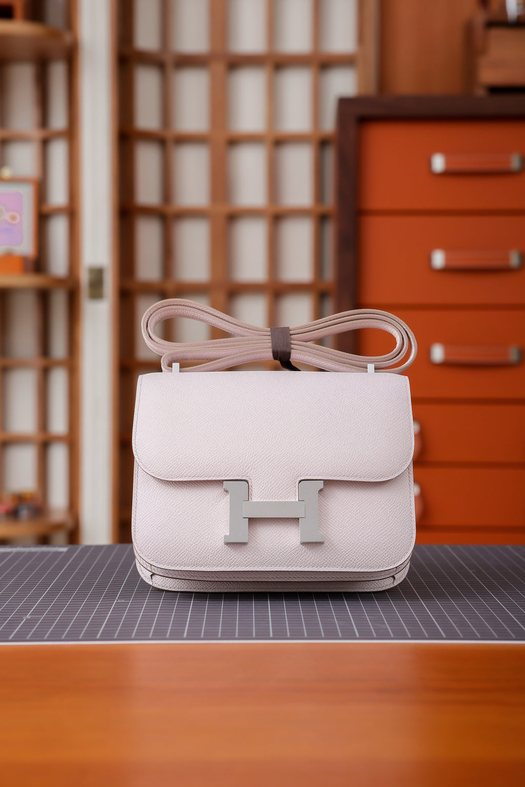 Constance- All Handmade Golden / Sliver Almond powder ep leather