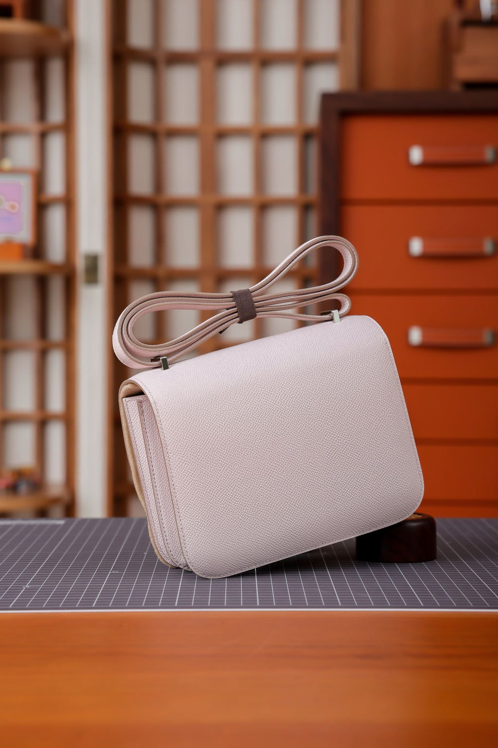 Constance- All Handmade Golden / Sliver Almond powder ep leather