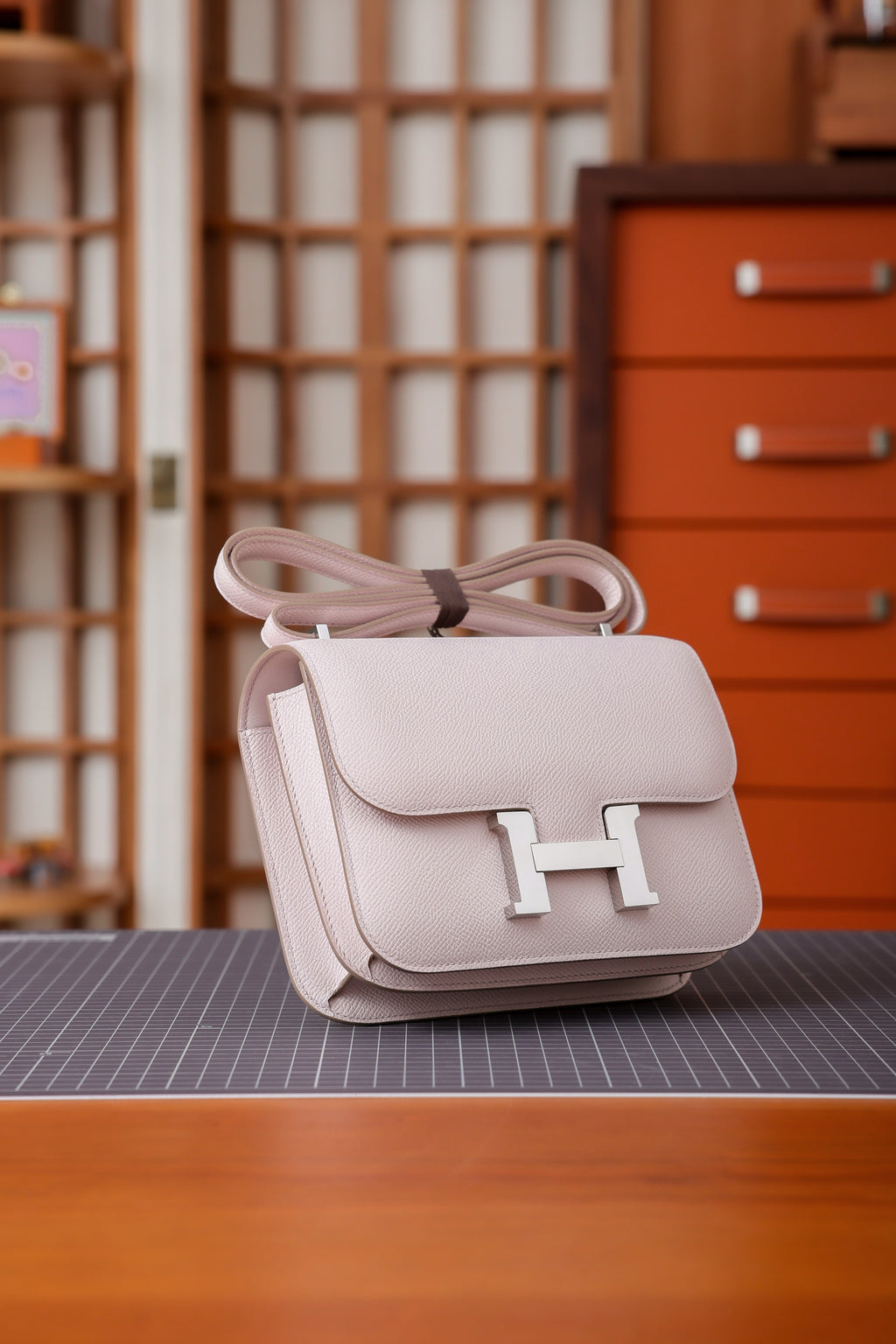 Constance- All Handmade Golden / Sliver Almond powder ep leather