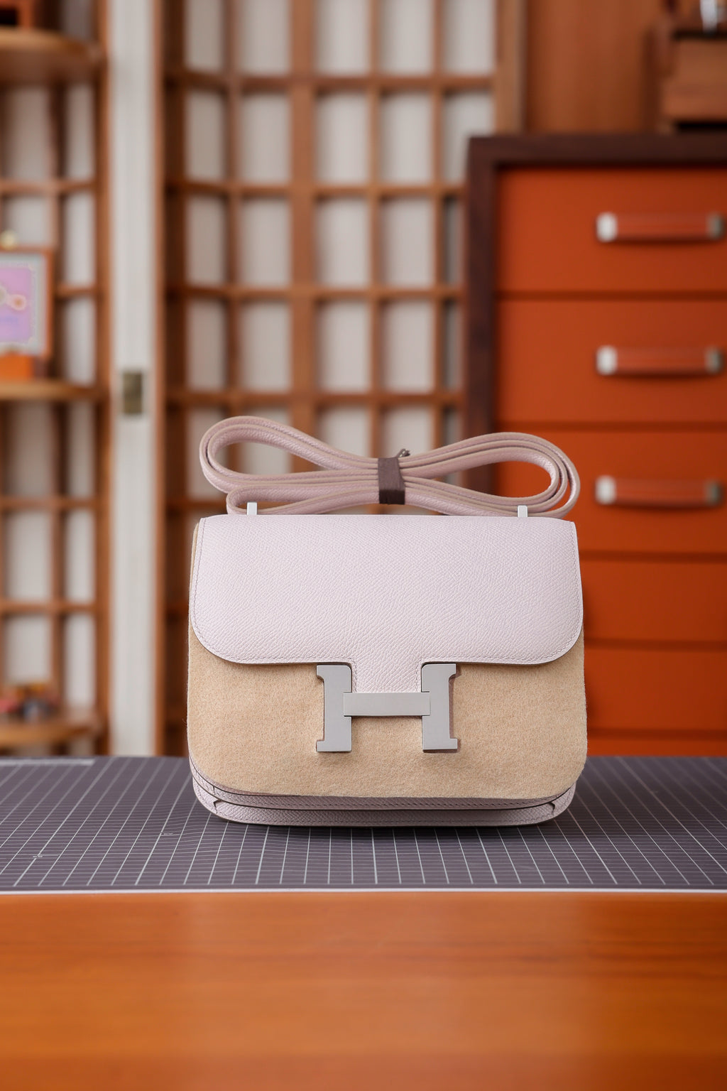 Constance- All Handmade Golden / Sliver Almond powder ep leather