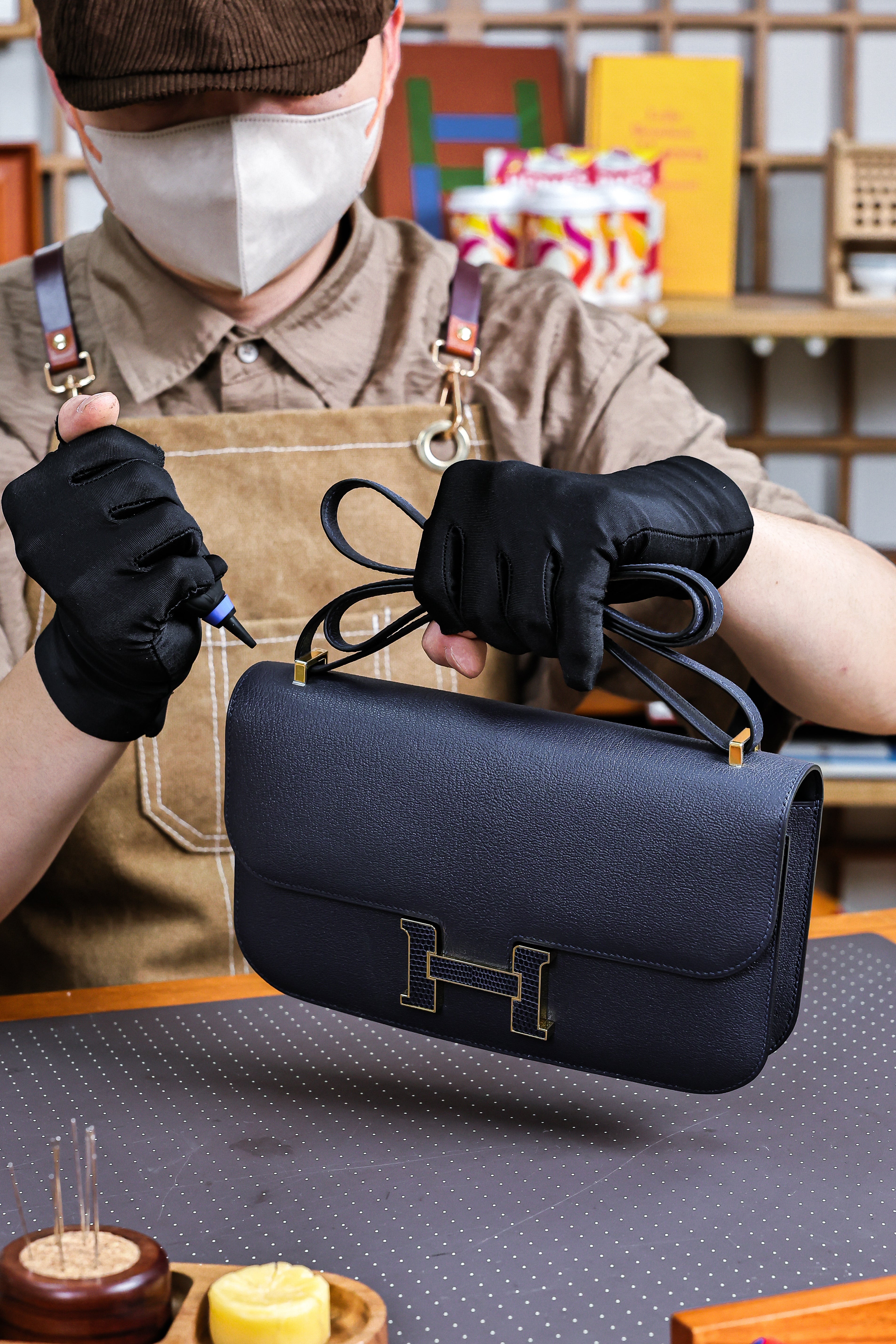 Constance- All Handmade Golden / Sliver  Noir ep/lizard leather