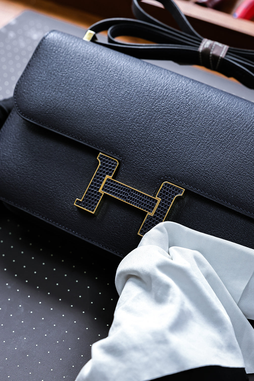 Constance- All Handmade Golden / Sliver  Noir ep/lizard leather