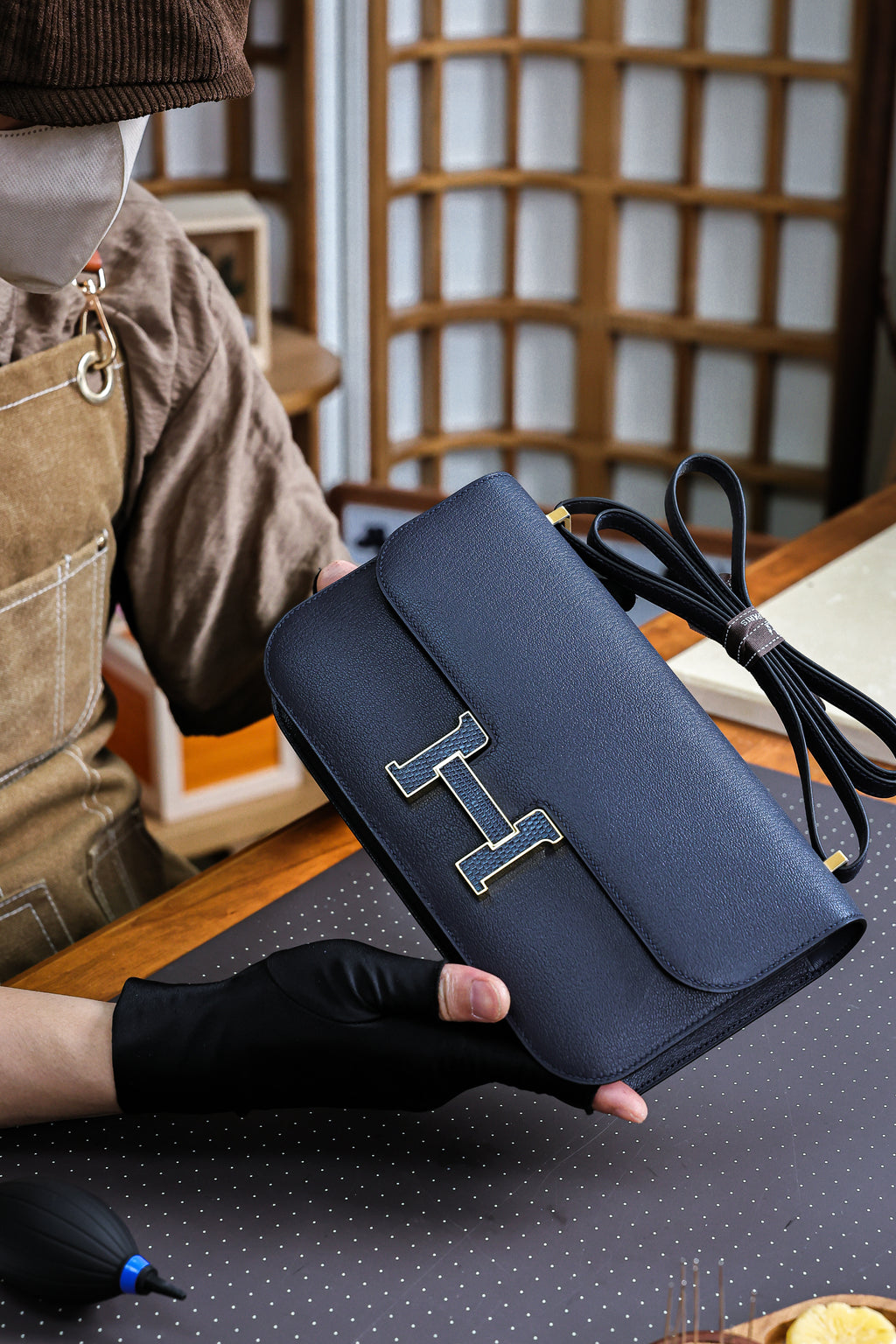 Constance- All Handmade Golden / Sliver  Noir ep/lizard leather