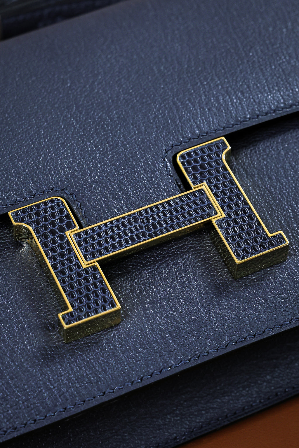 Constance- All Handmade Golden / Sliver  Noir ep/lizard leather