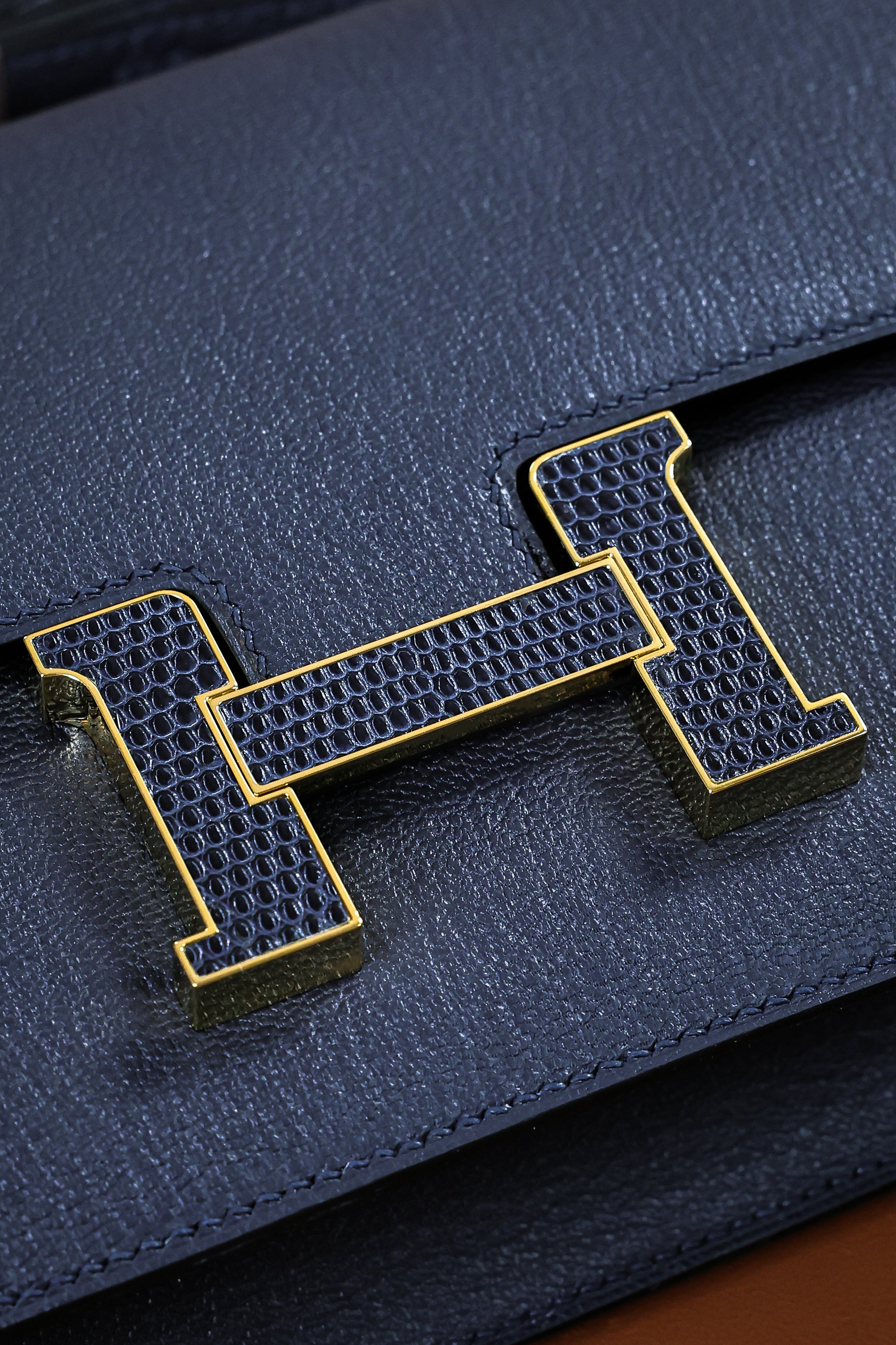 Constance- All Handmade Golden / Sliver  Noir ep/lizard leather