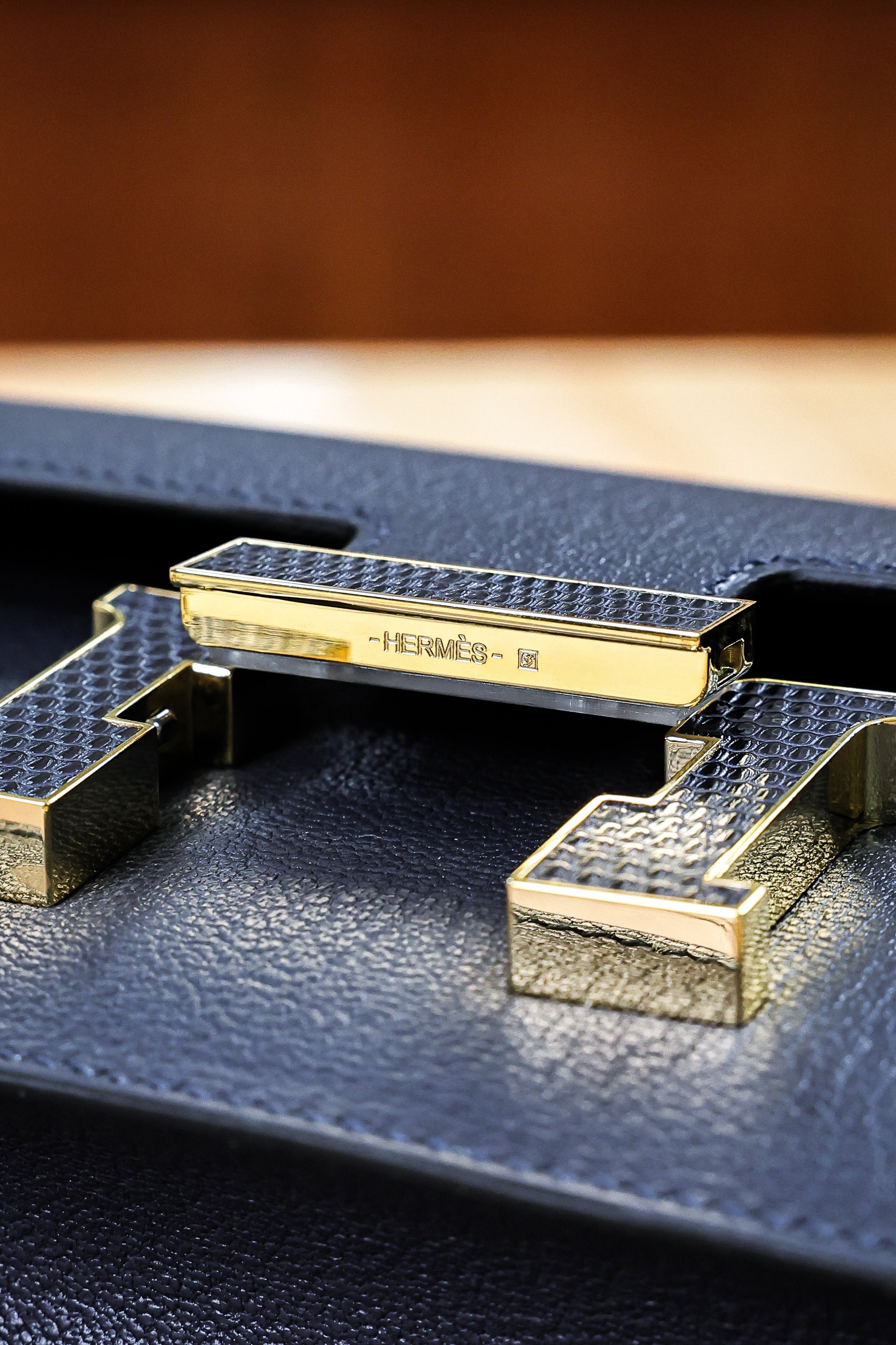 Constance- All Handmade Golden / Sliver  Noir ep/lizard leather