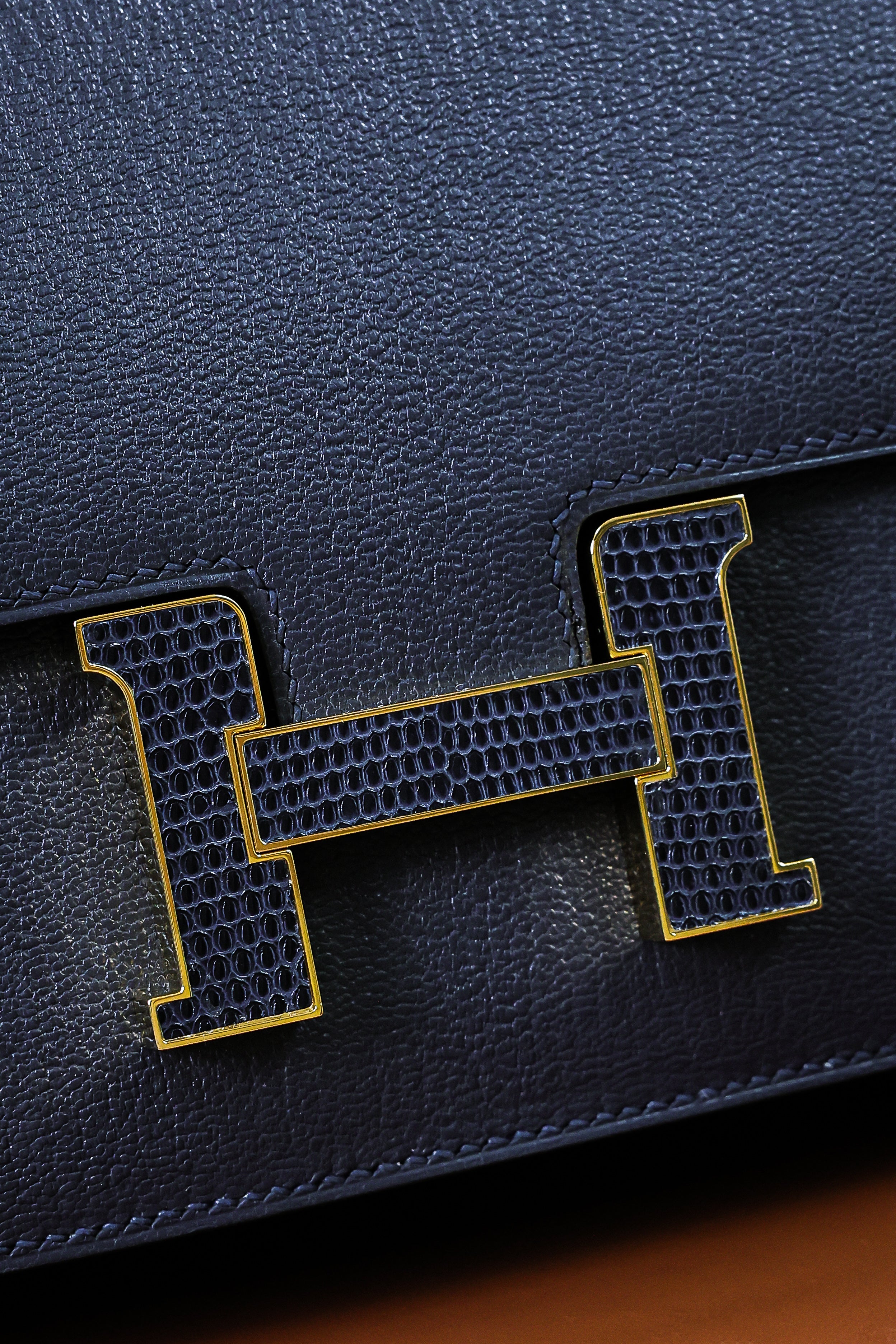 Constance- All Handmade Golden / Sliver  Noir ep/lizard leather