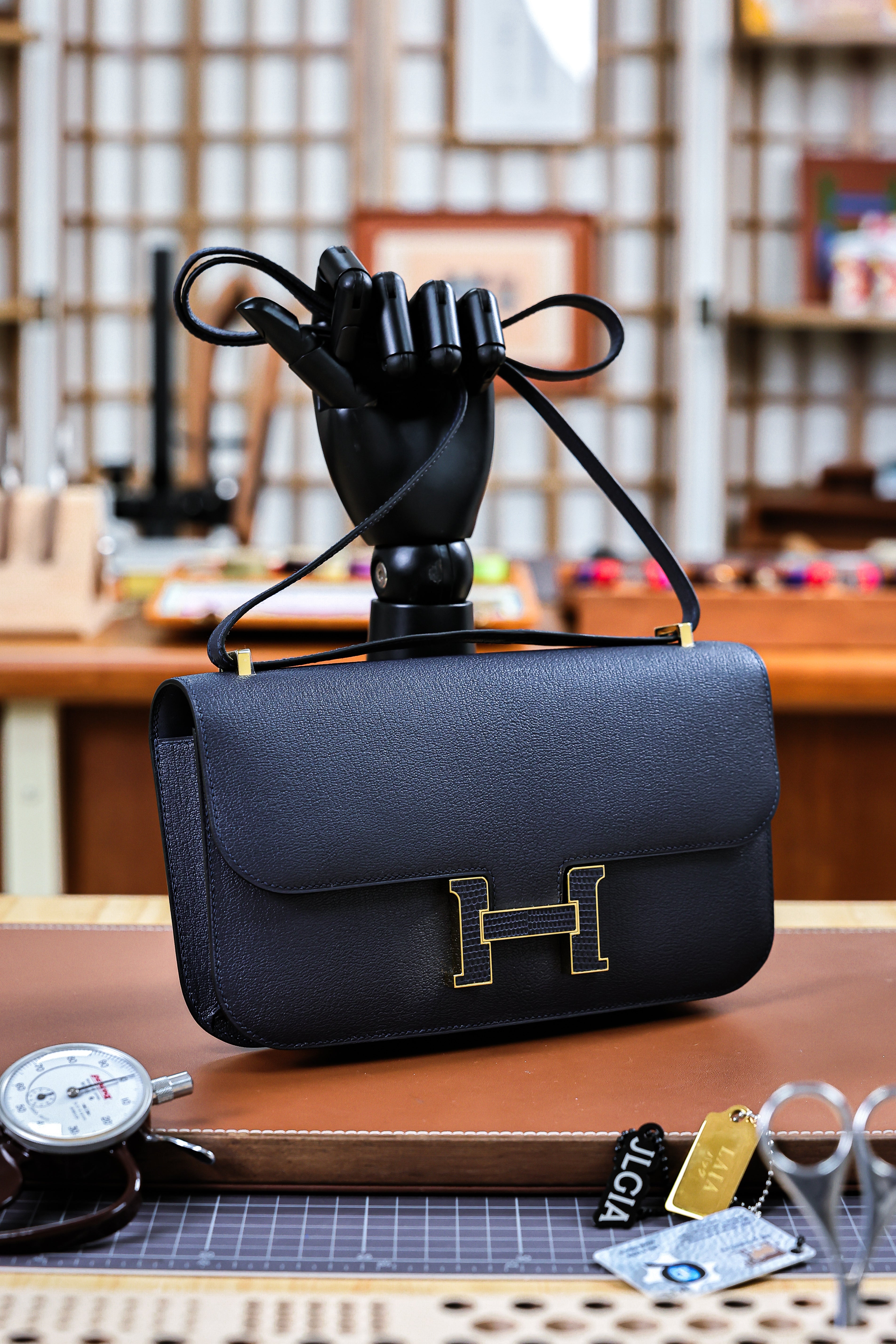 Constance- All Handmade Golden / Sliver  Noir ep/lizard leather