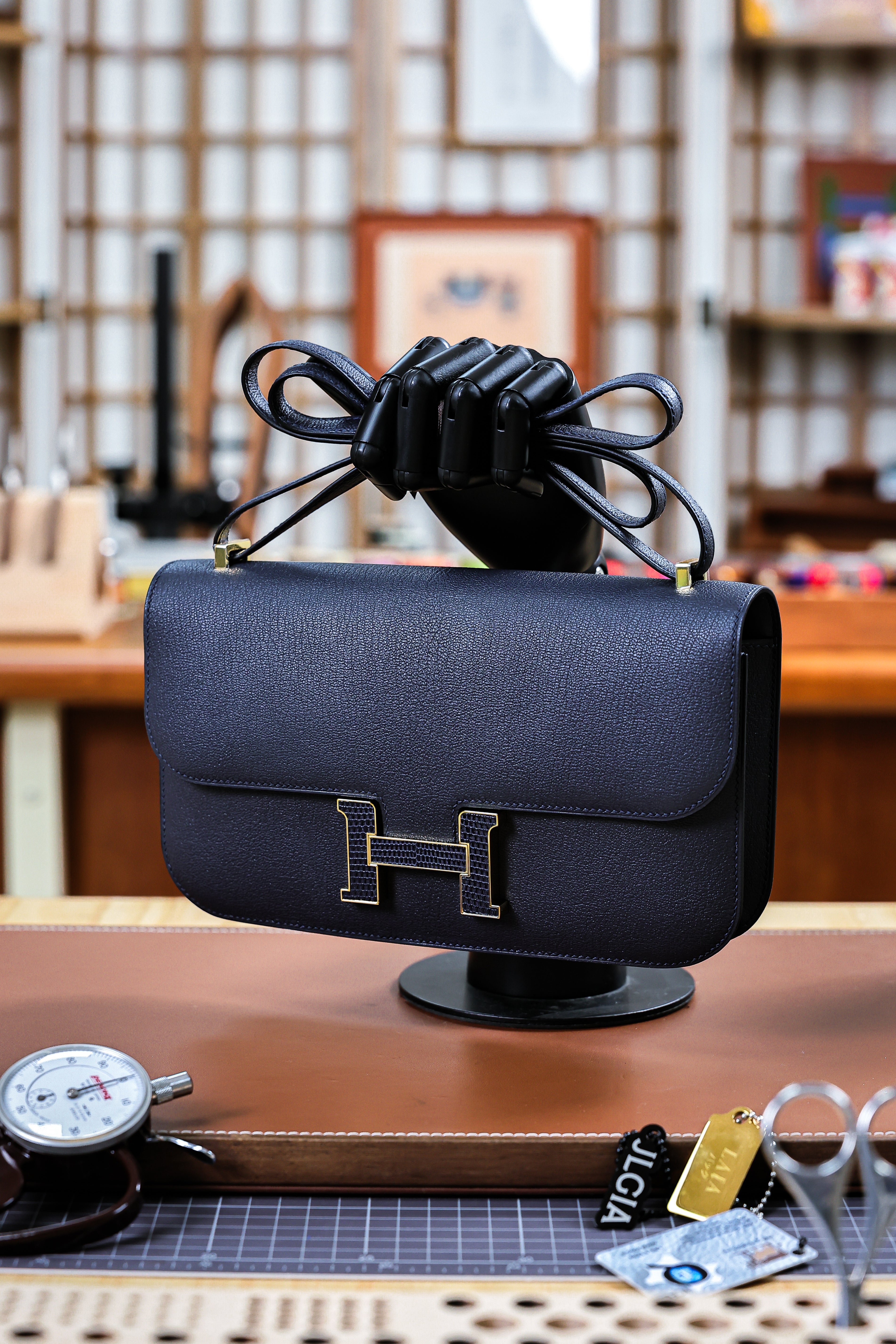 Constance- All Handmade Golden / Sliver  Noir ep/lizard leather