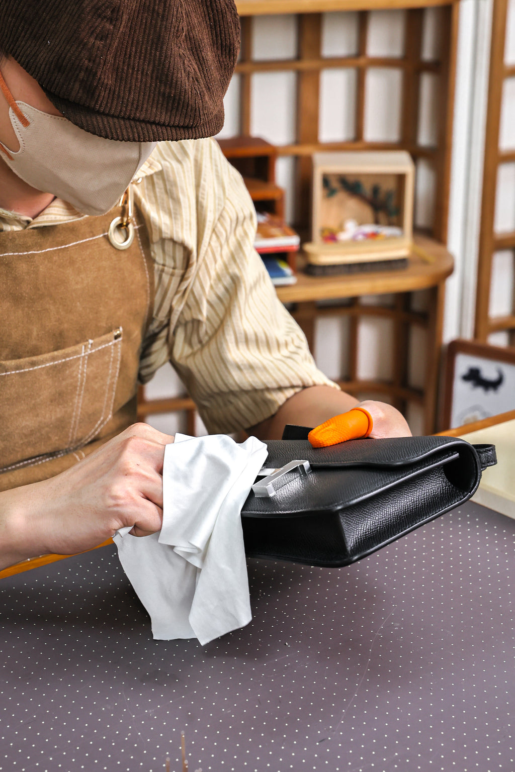 Constance- All Handmade Golden / Sliver  Noirep leather