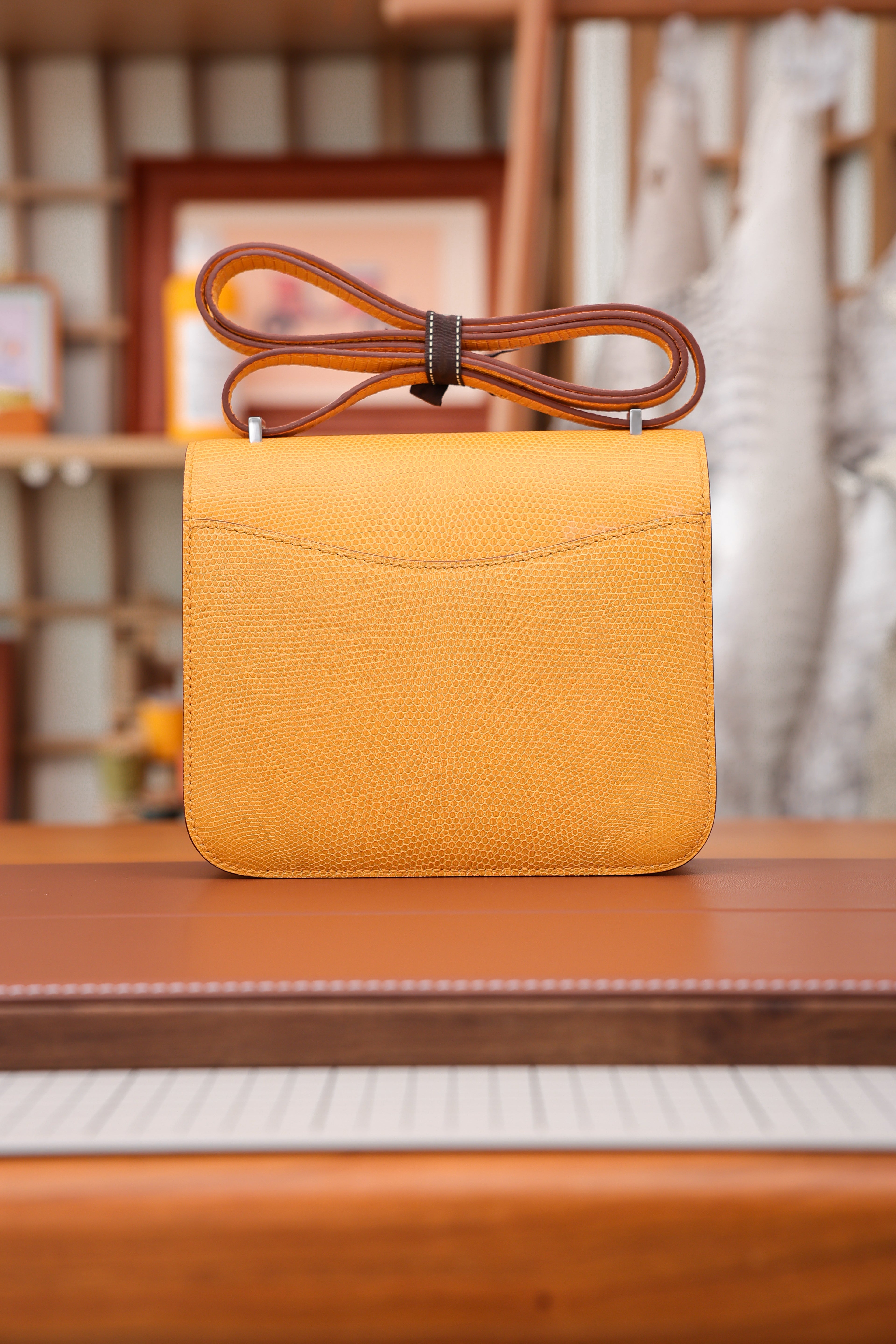 Constance- All Handmade Golden / Sliver Jaune d‘or lizard leather