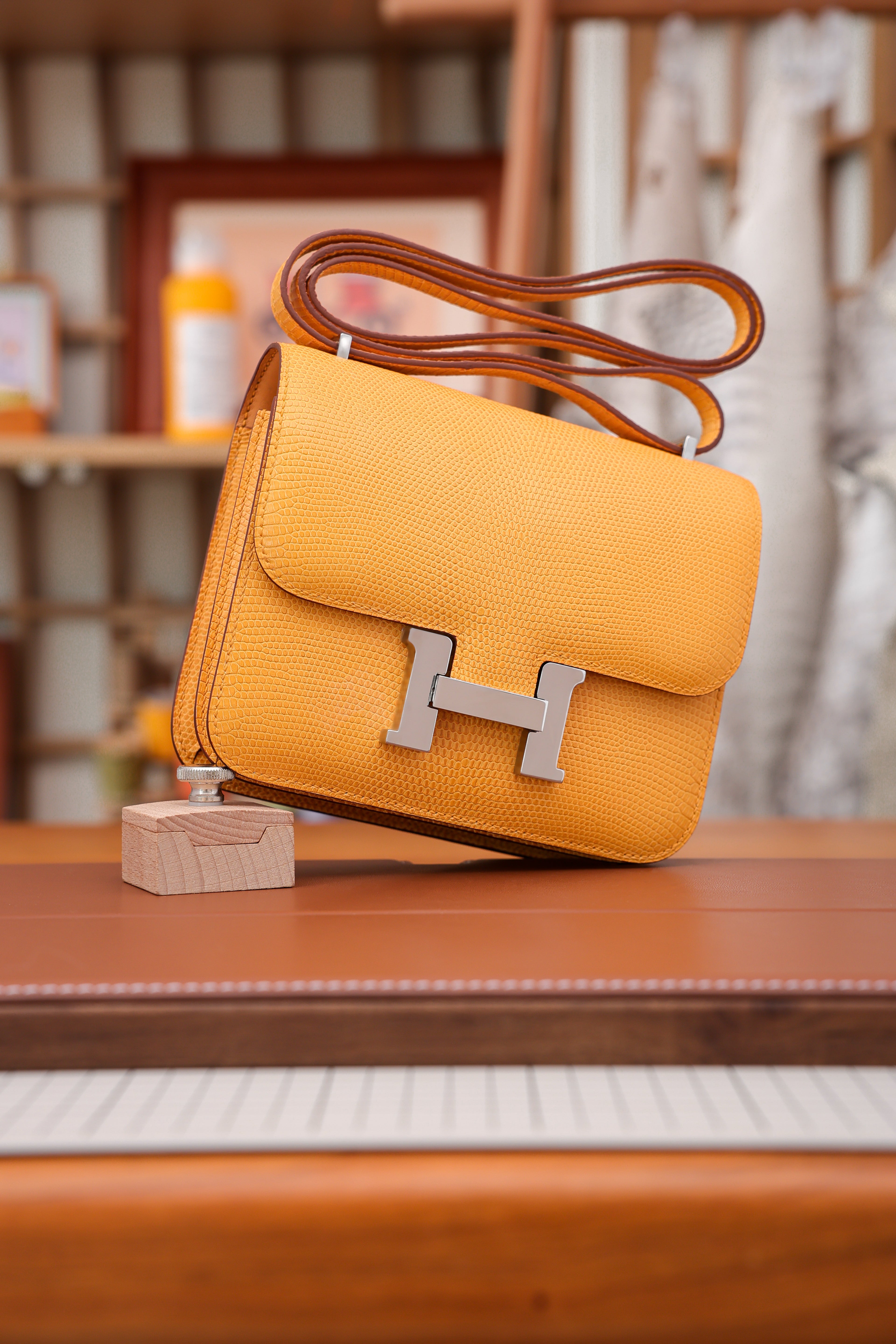 Constance- All Handmade Golden / Sliver Jaune d‘or lizard leather