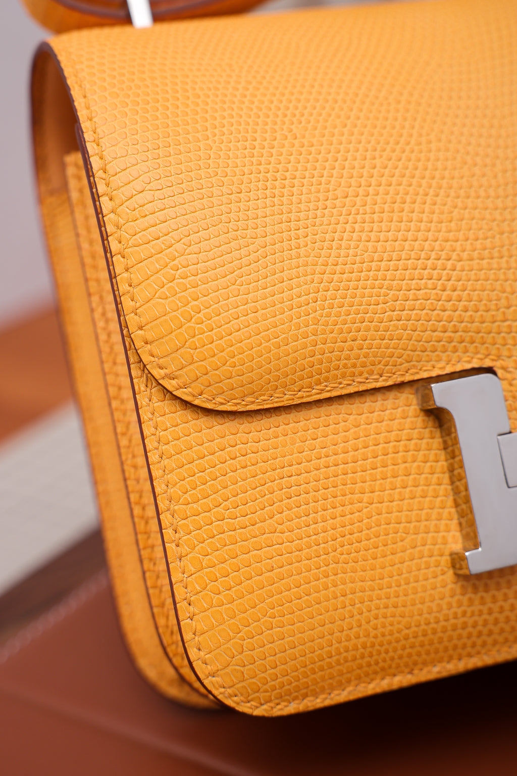 Constance- All Handmade Golden / Sliver Jaune d‘or lizard leather