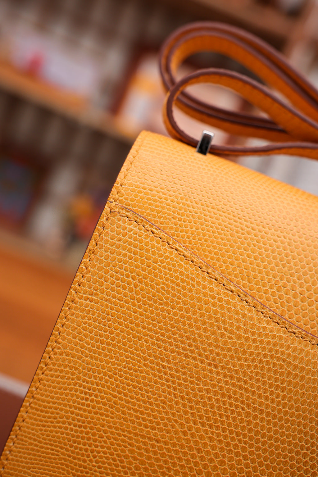 Constance- All Handmade Golden / Sliver Jaune d‘or lizard leather