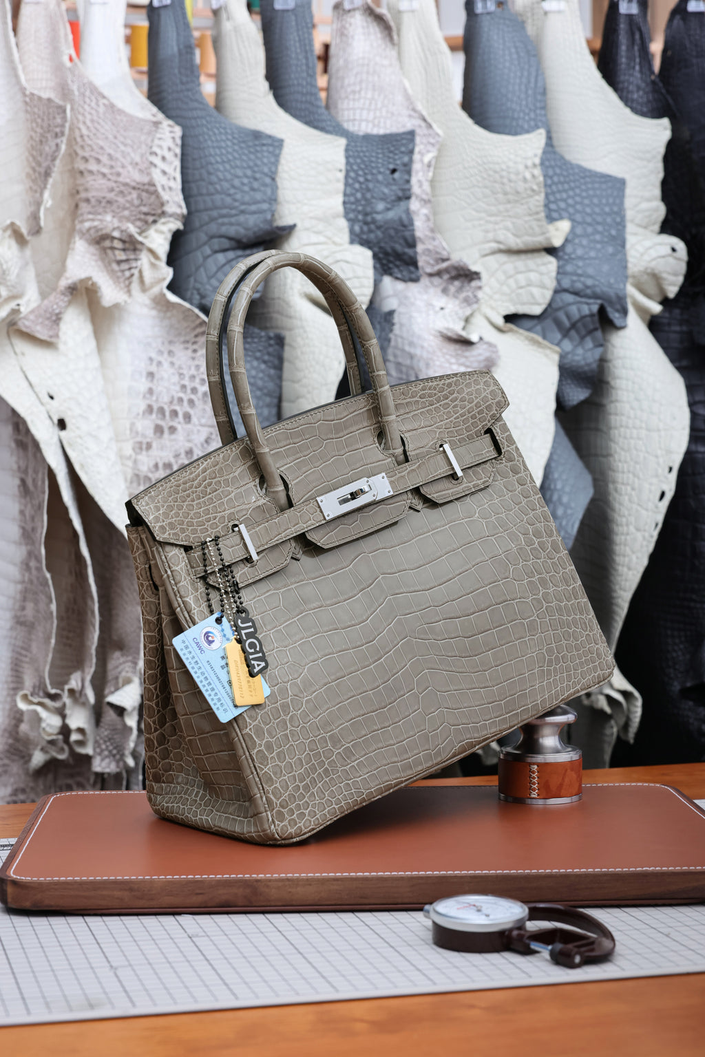 BK-2024 All Handmade Golden / Sliver  Hardware Gris Tourterelle  Porosus Crocodile leather