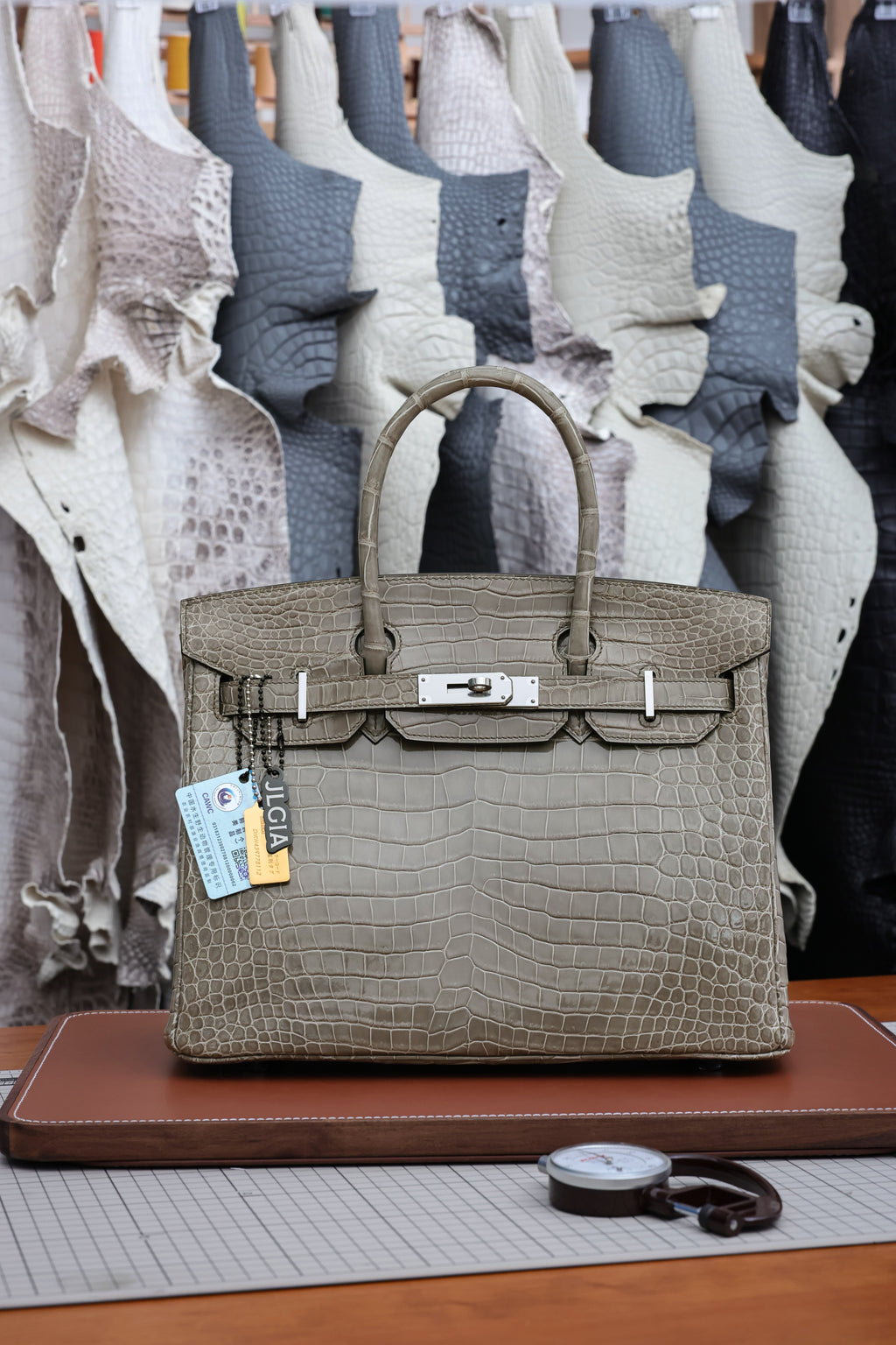 BK-2024 All Handmade Golden / Sliver  Hardware Gris Tourterelle  Porosus Crocodile leather