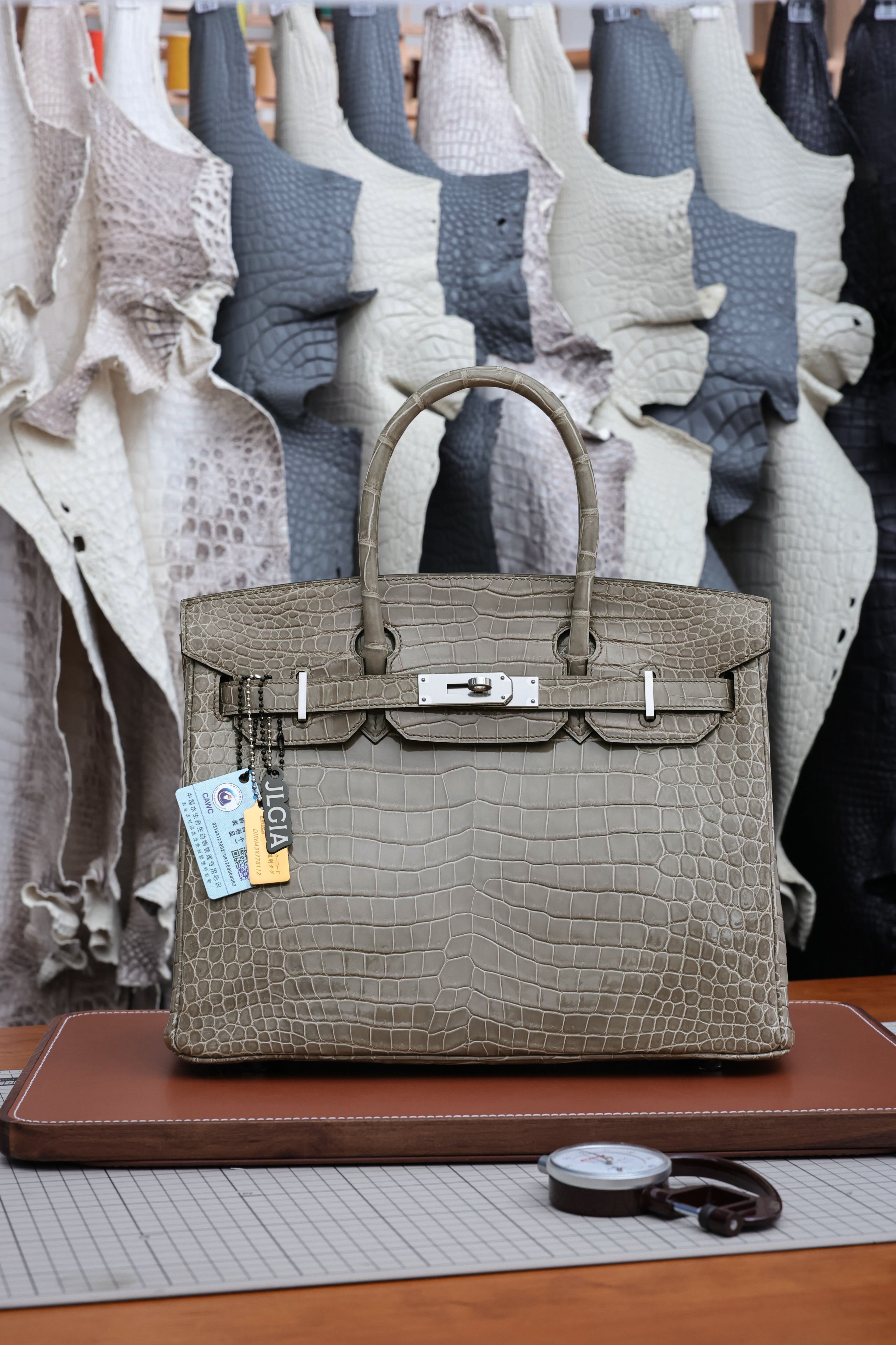 BK-2024 All Handmade Golden / Sliver  Hardware Gris Tourterelle  Porosus Crocodile leather