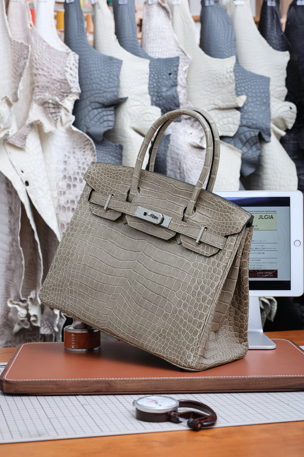 BK-2024 All Handmade Golden / Sliver  Hardware Gris Tourterelle  Porosus Crocodile leather
