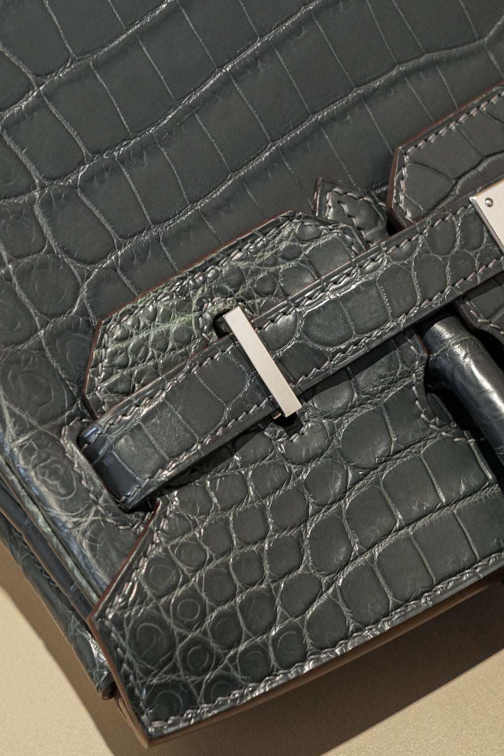 BK-2024 All Handmade Golden / Sliver Hardware Graphite Matte Nile crocodile leather