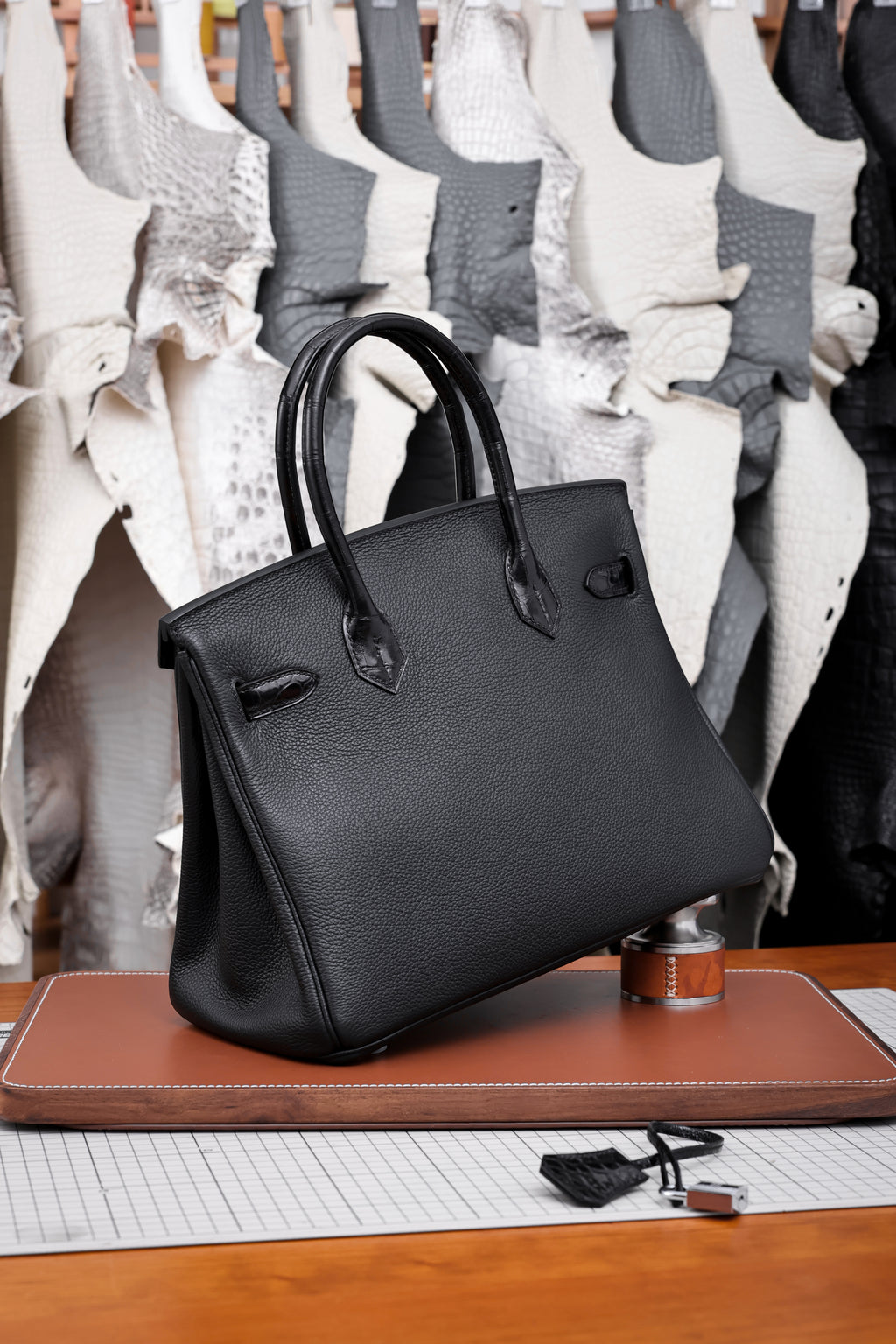 Birkin- All Handmade Golden / Sliver Noir Crocodile/togo leather