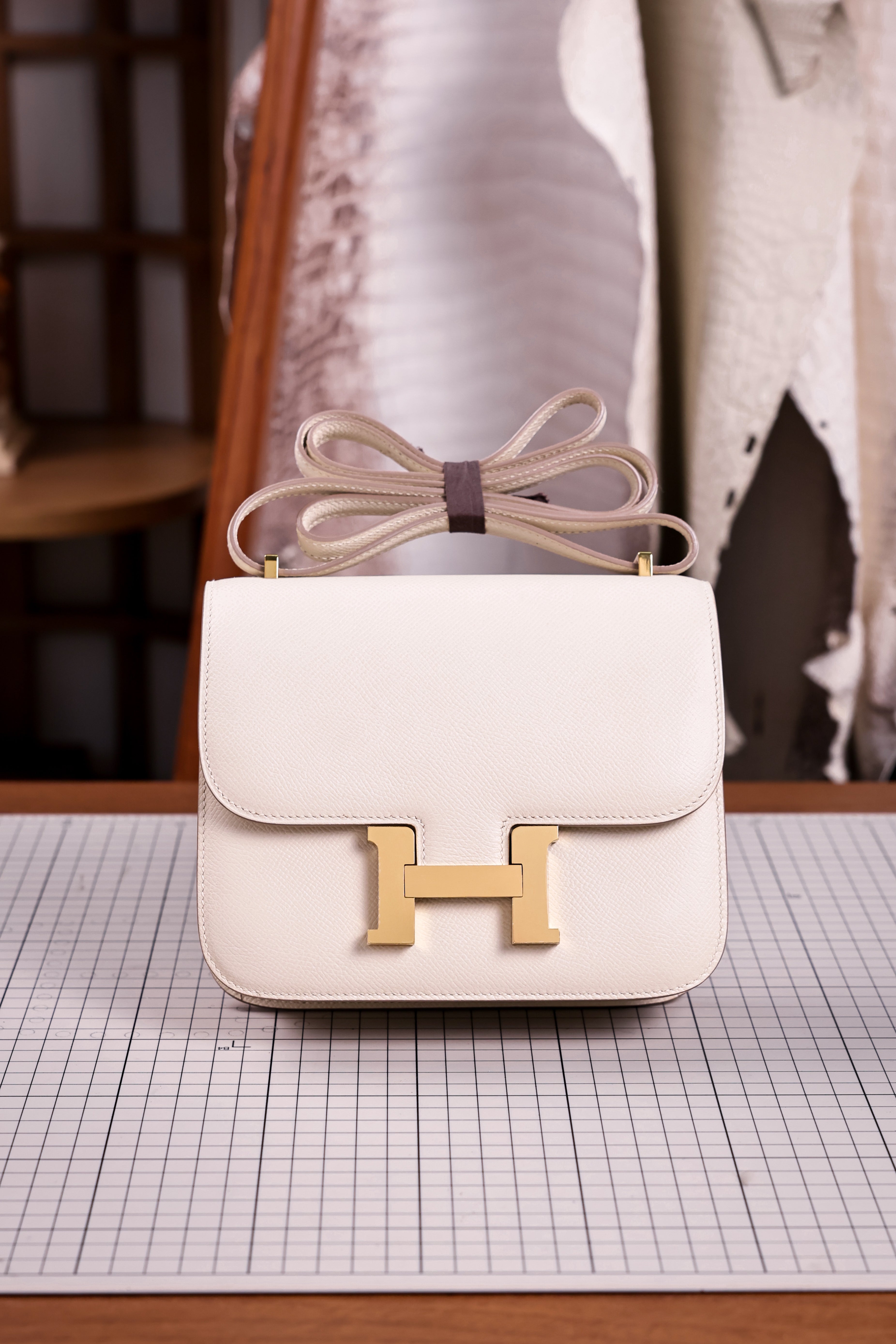 Constance- All Handmade Golden / Sliver Craie  The ep leather