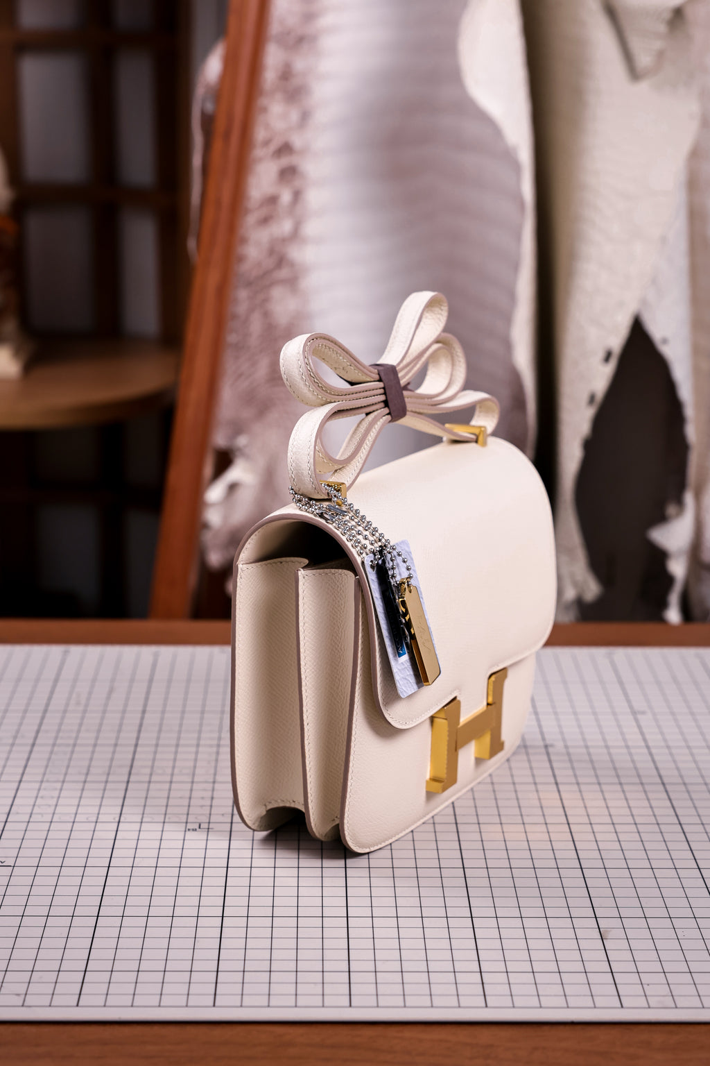 Constance- All Handmade Golden / Sliver Craie  The ep leather